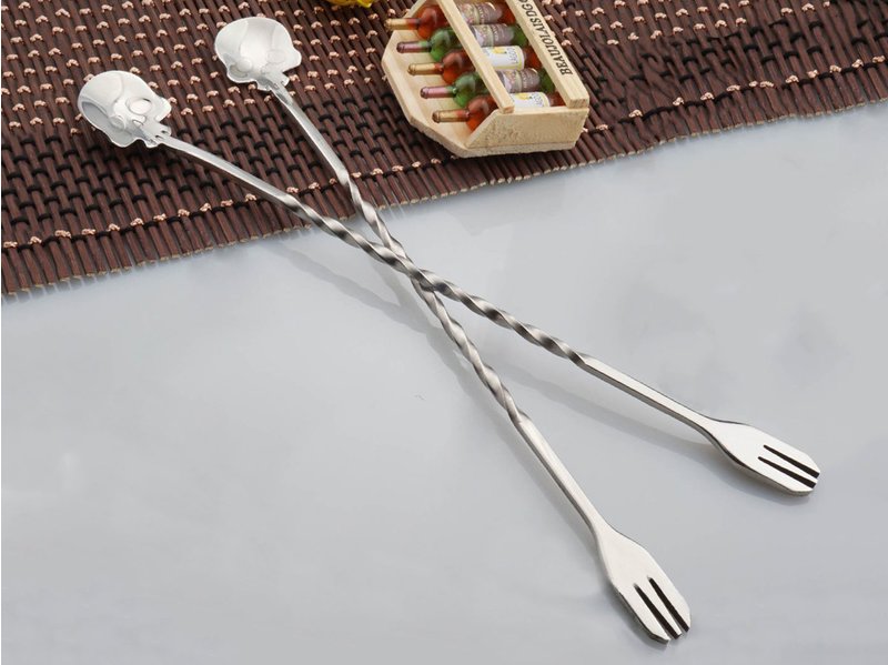 Cucharas góticas de cráneo