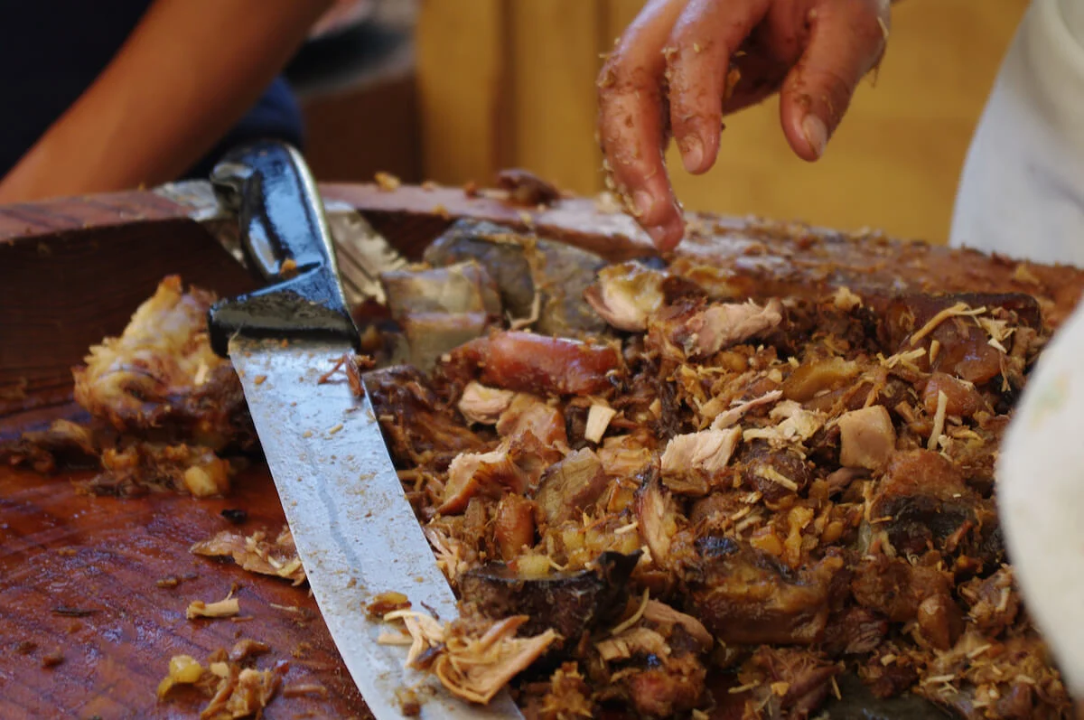 ¿Cómo preparan carnitas en Quiroga, Michoacán?