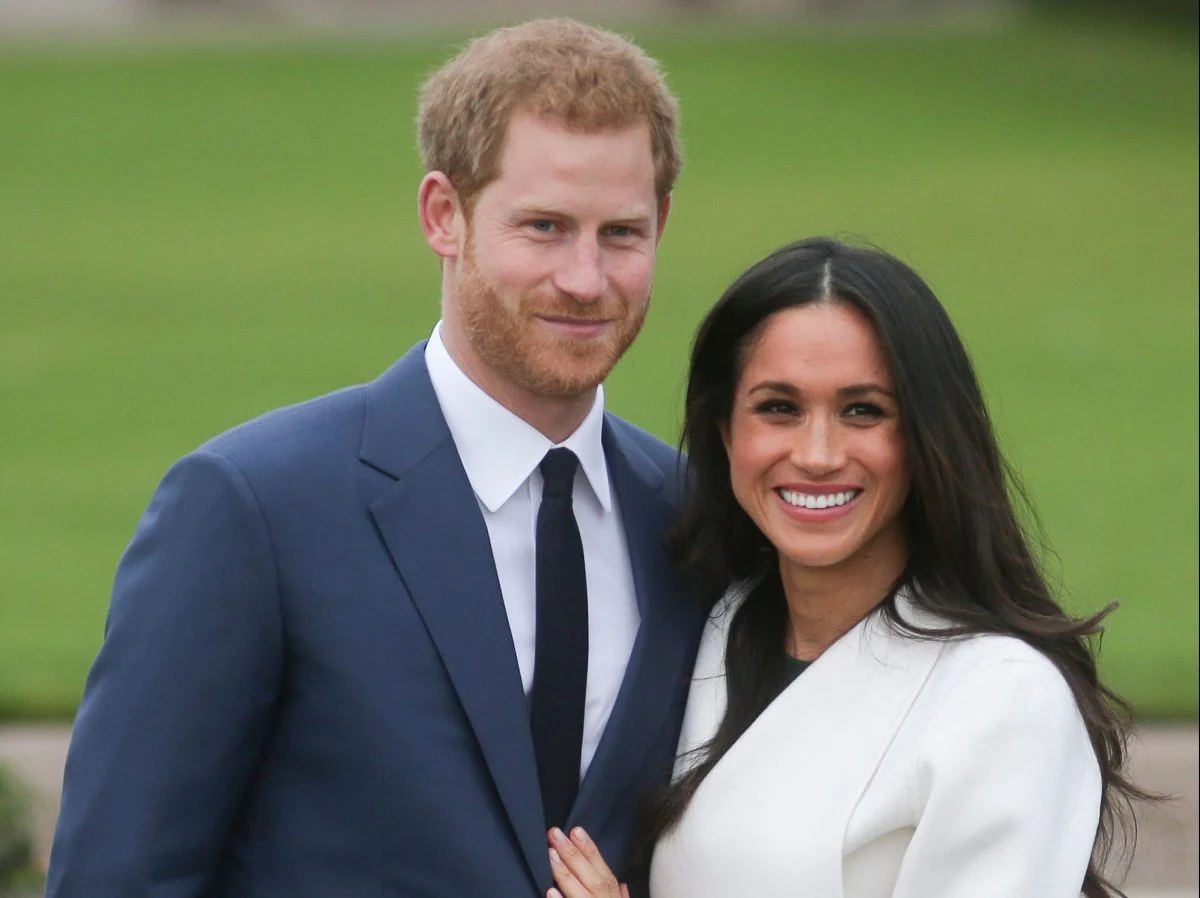 Meghan Markle y el Príncipe Harry se unieron a la reina para un almuerzo pre-navideño en el Palacio de Buckingham