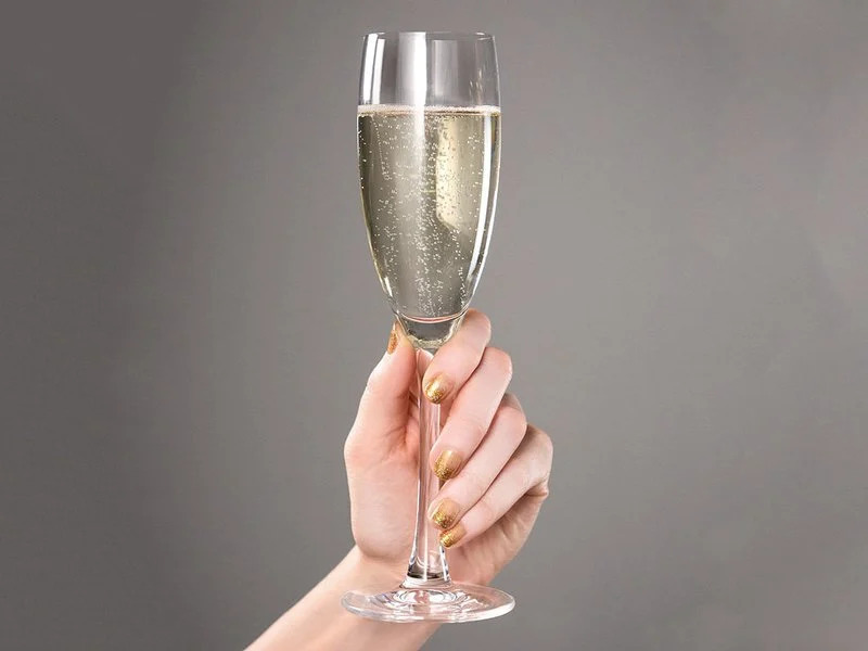 como servir prosecco sin desperdiciarlo