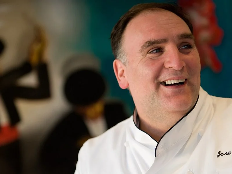 Por qué José Andrés recibió una ovación de pie durante el Oscar