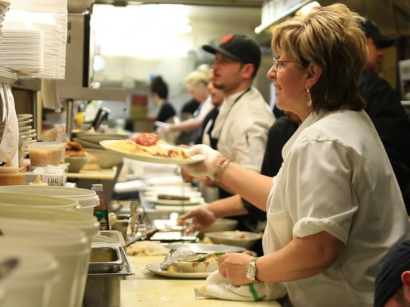 Necesitamos más mujeres liderando en la cocina Necesitamos más mujeres liderando en la cocina