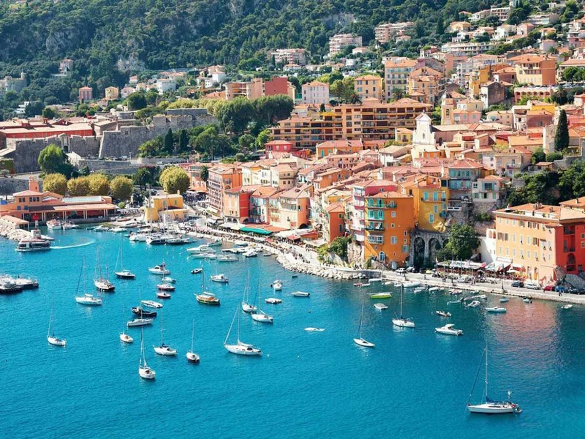 5 consejos de expertos para conseguir vuelos baratos a Europa este verano. 5 consejos de expertos para conseguir vuelos baratos a Europa este verano.