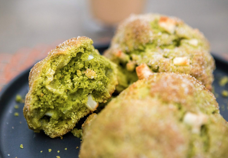 scones pan matcha