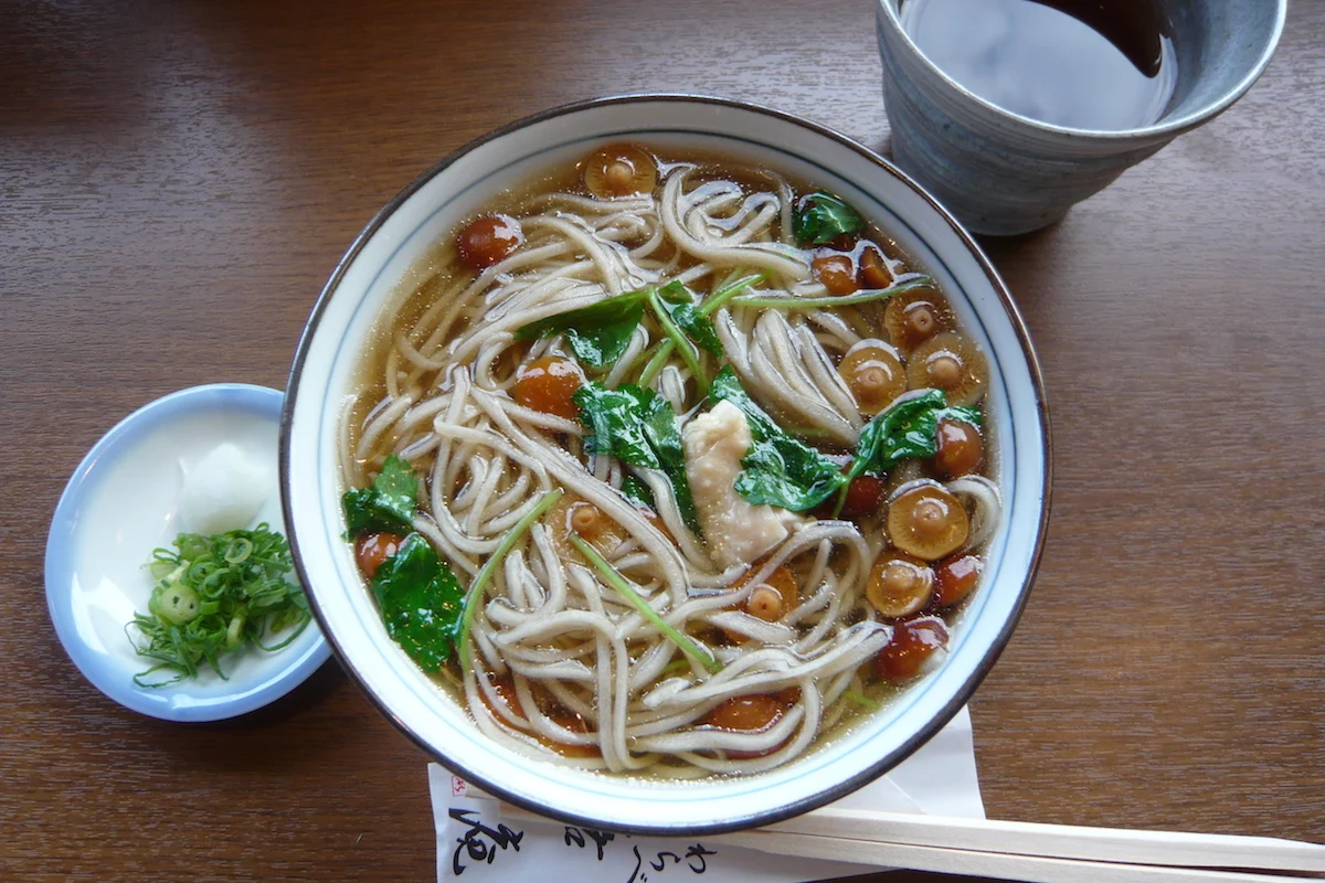 6 lugares que tienes que visitar solo por su comida