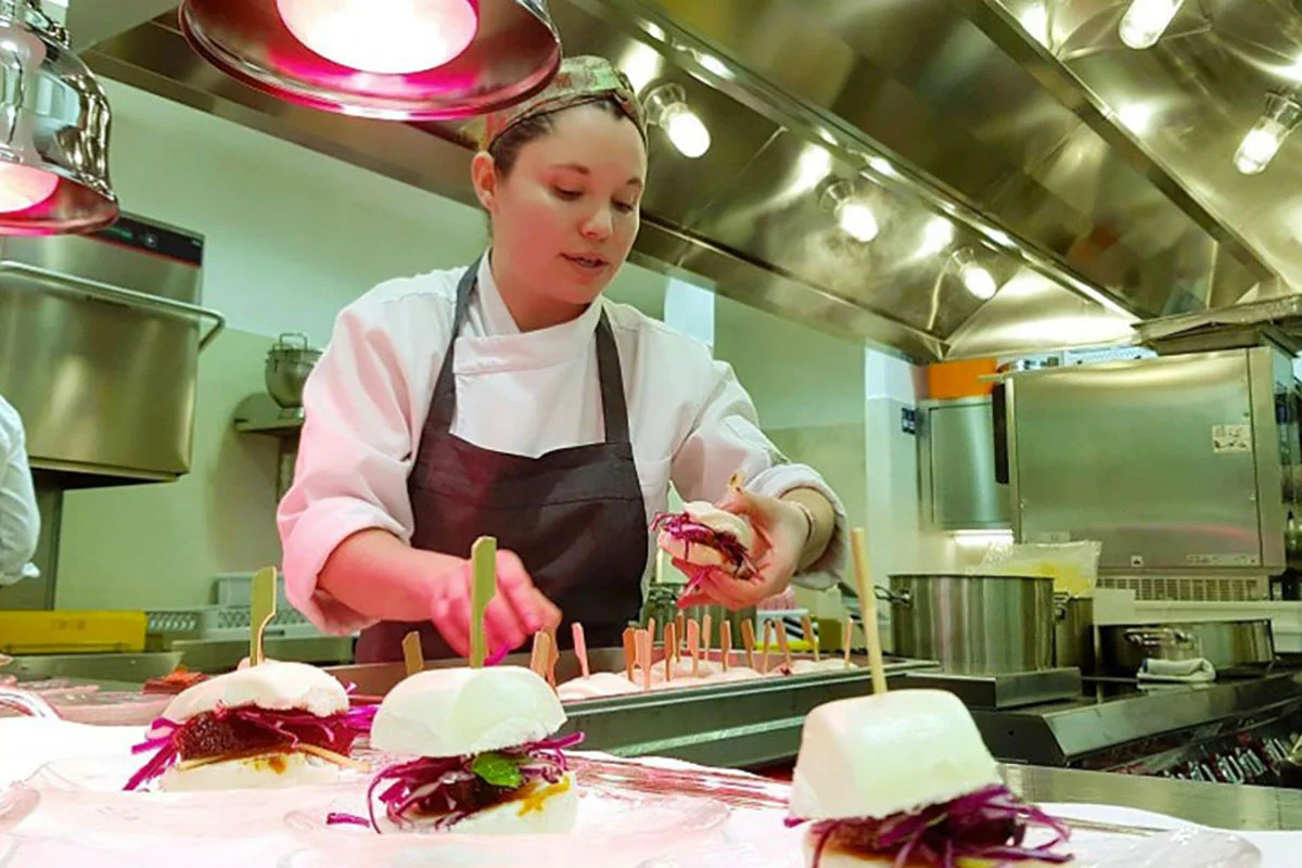 Conoce a la chef mexicana que trabaja para Massimo Bottura y Gucci