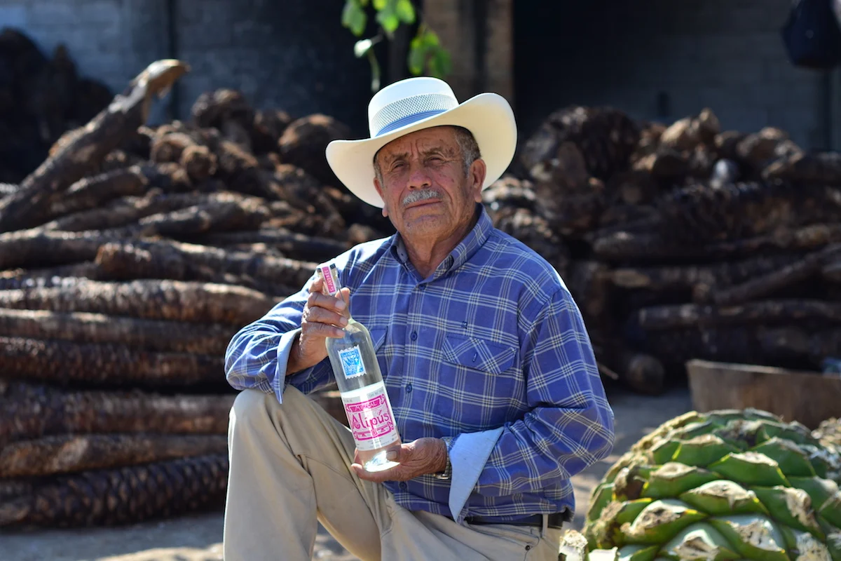 El mezcal artesanal que ha sido reconocido por el Mundial de Bruselas