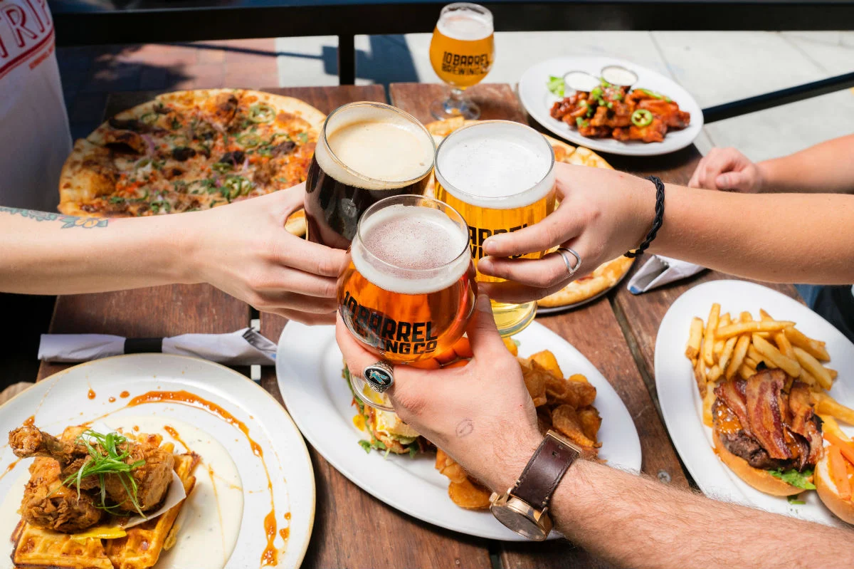 Errores comunes al maridar con cerveza artesanal Errores comunes al maridar con cerveza artesanal