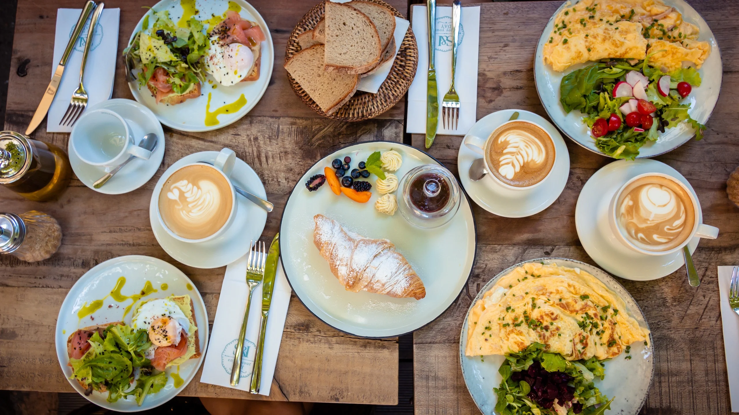 Esto es lo que debe contener un desayuno completo