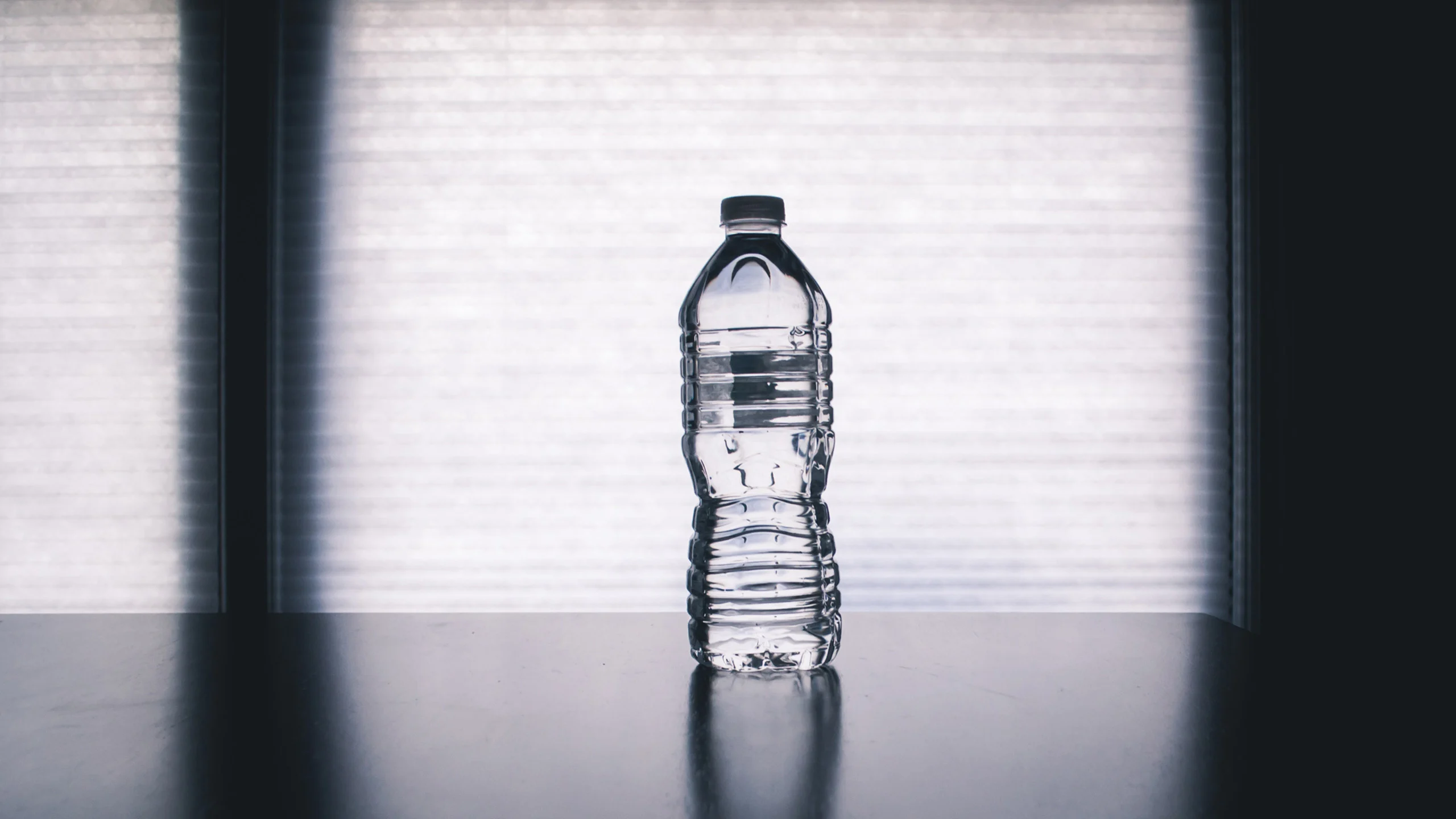 La única manera de llevar agua a través de la seguridad del aeropuerto