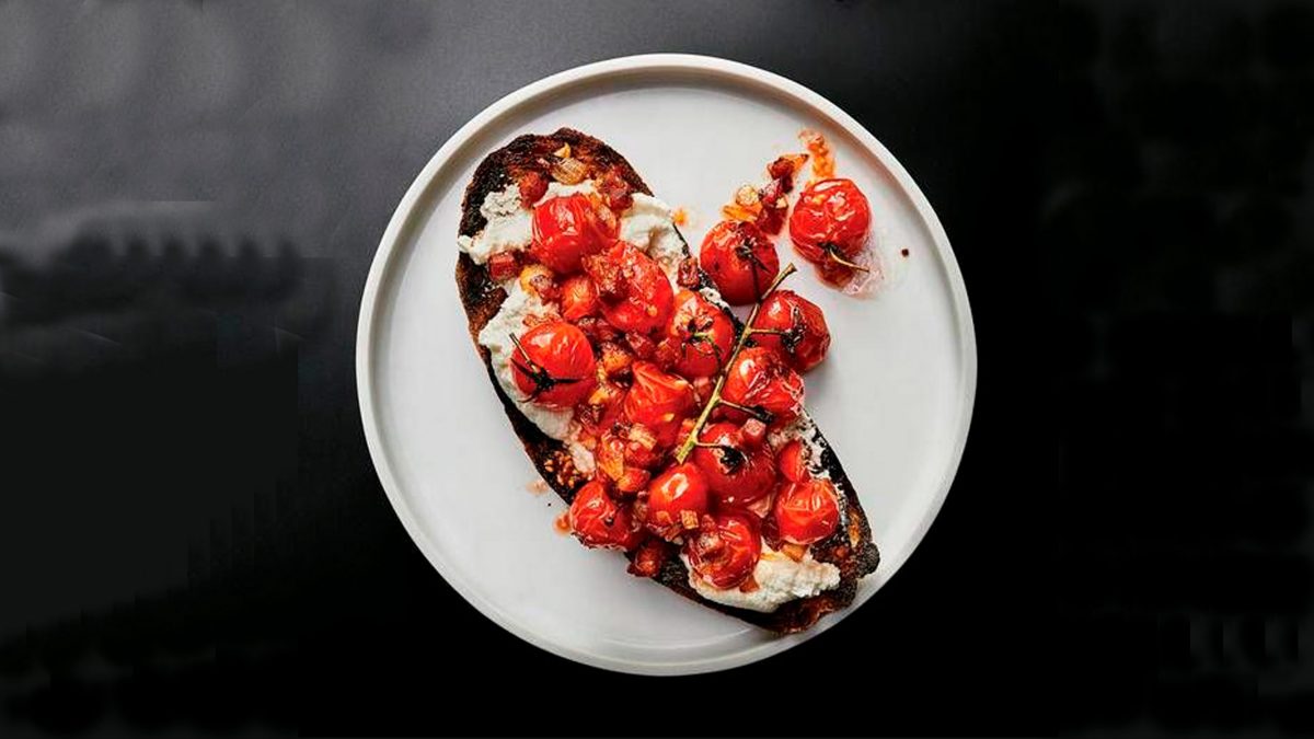 tosta panceta jitomates cherry