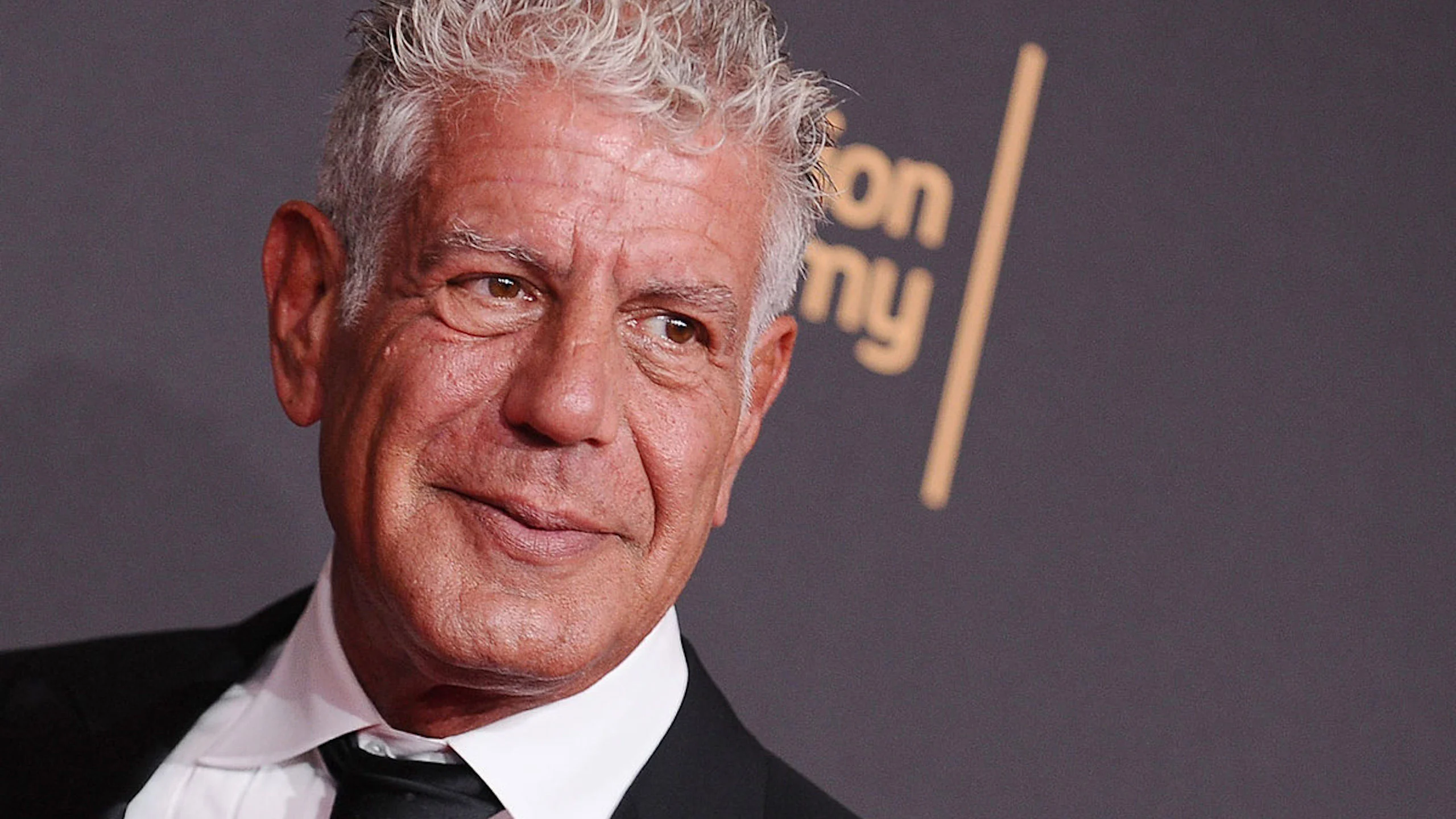El libro en memoria de Anthony Bourdain se publicará en mayo