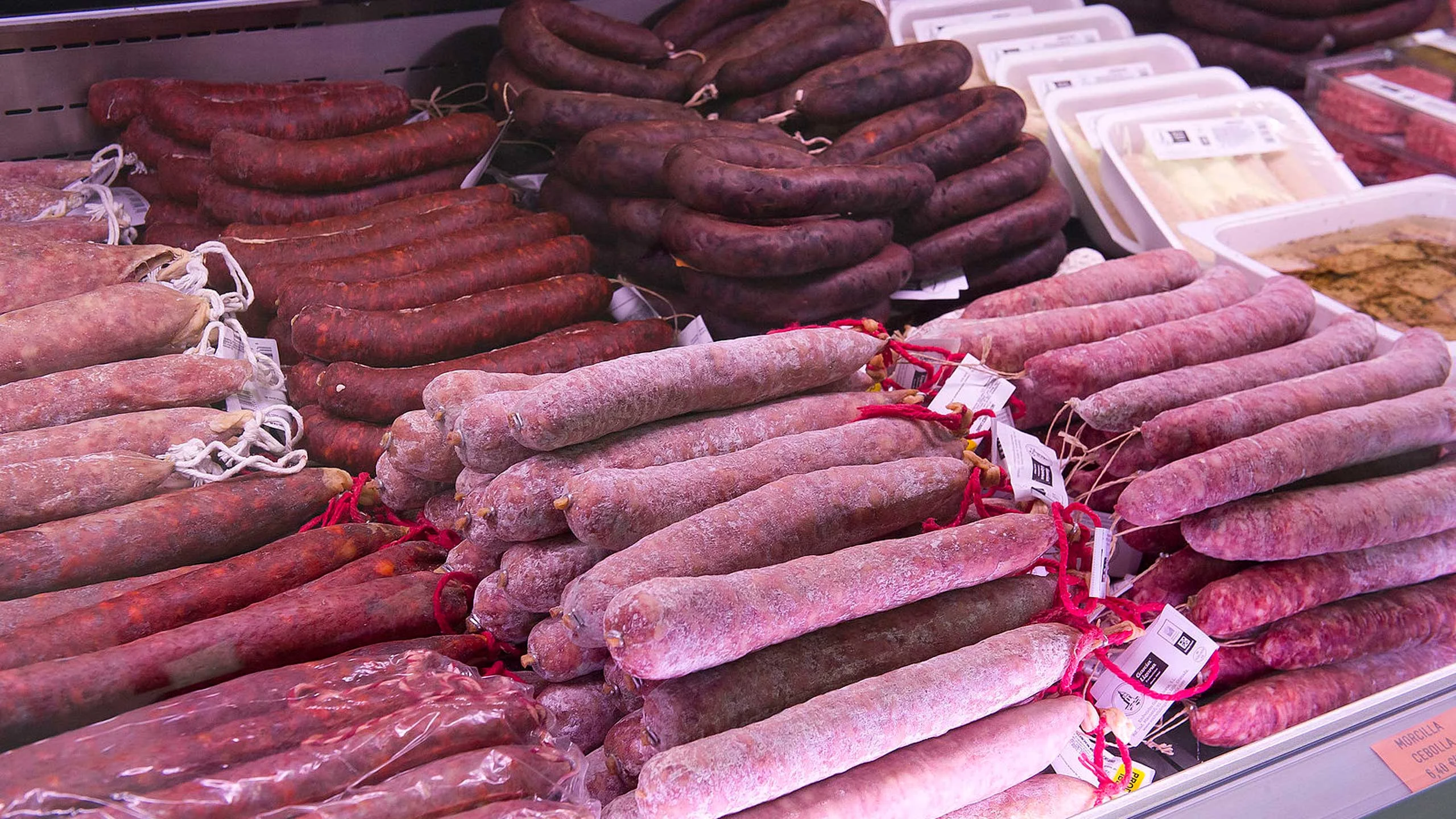 Los conservadores en los embutidos son un riesgo para la salud