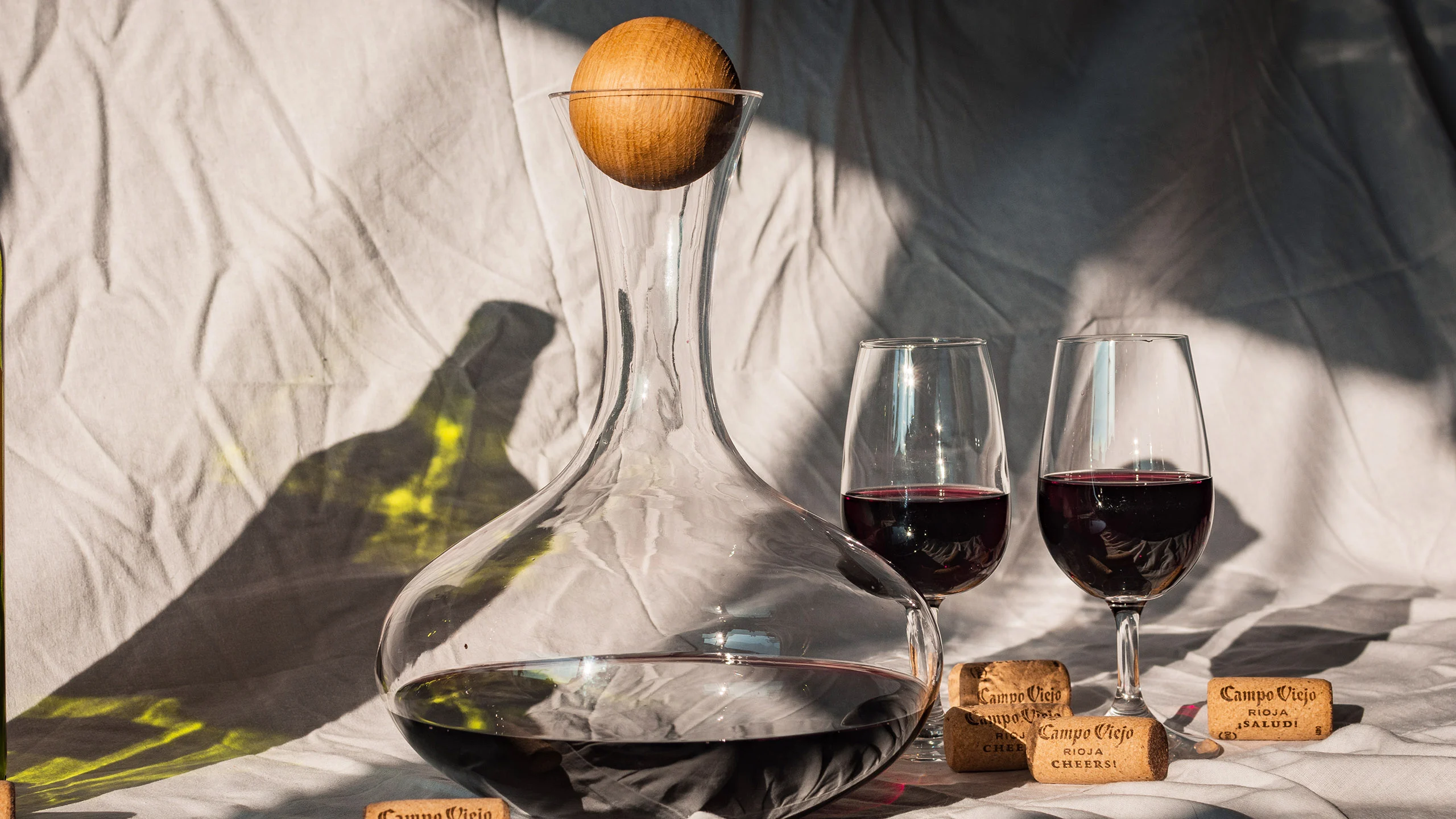 ¿Cuándo se debería de decantar un vino?