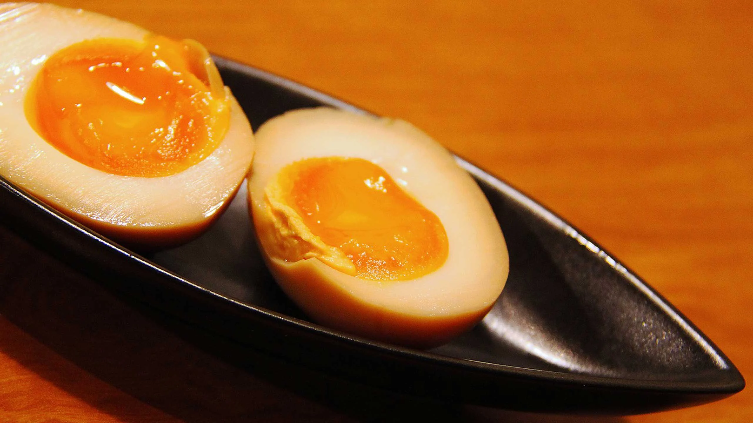 ¿Cómo hacer huevos encurtidos para tus ensaladas?