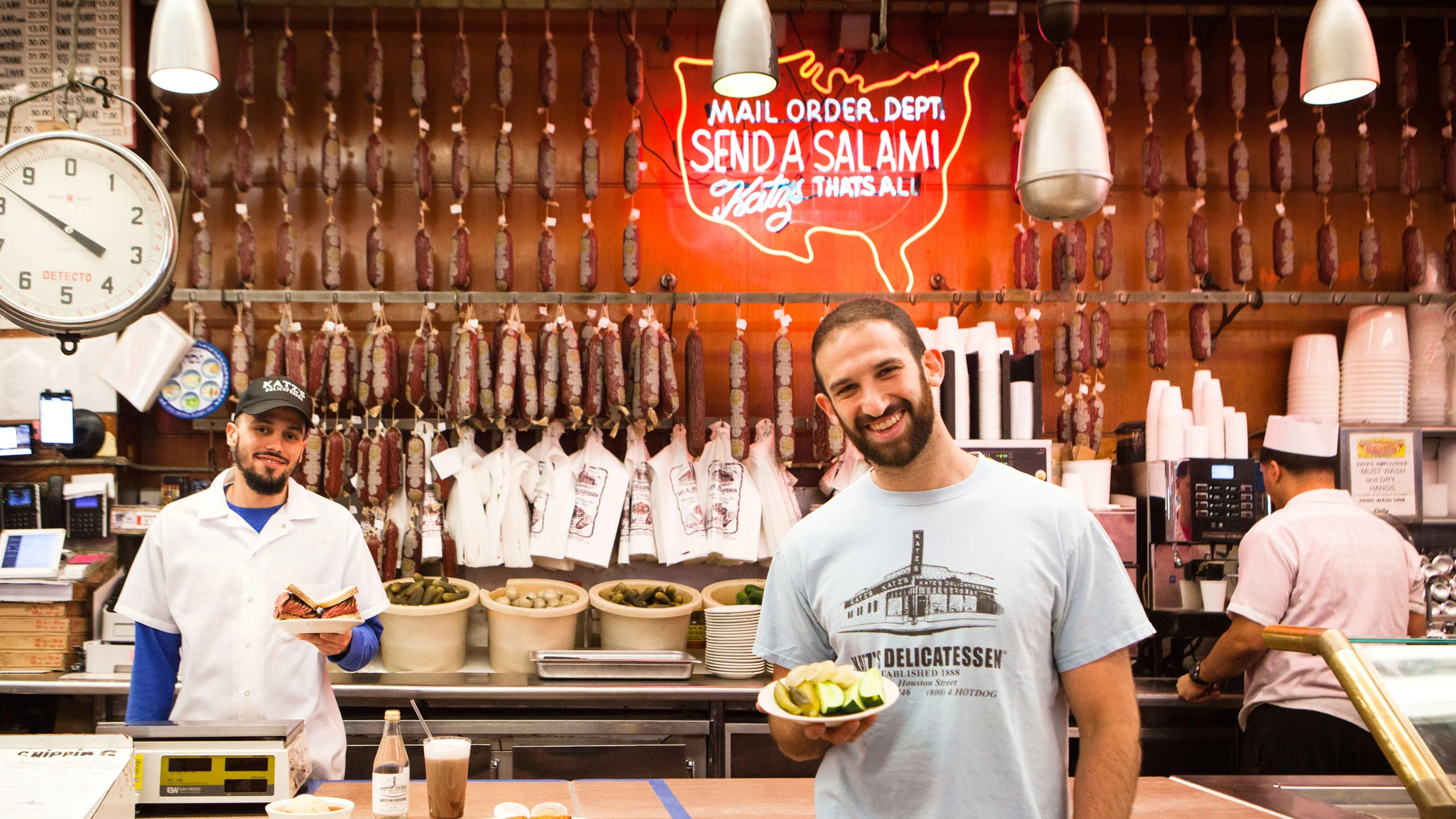 8 cosas que no sabías sobre Katz’s, el deli más famoso de Nueva York