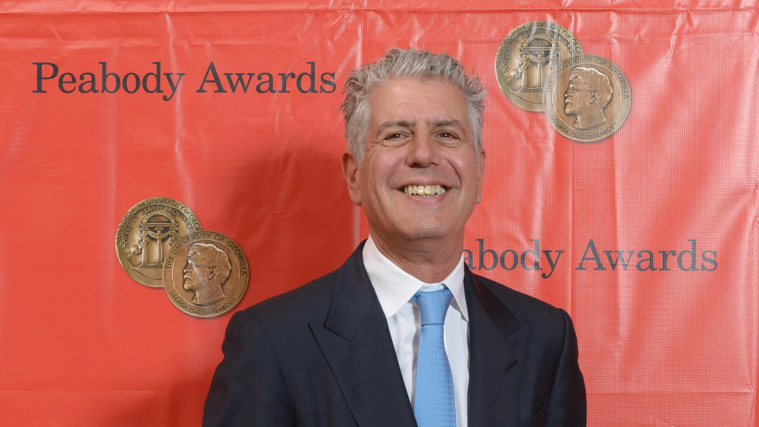 Chefs crean beca para conmemorar el legado de Anthony Bourdain