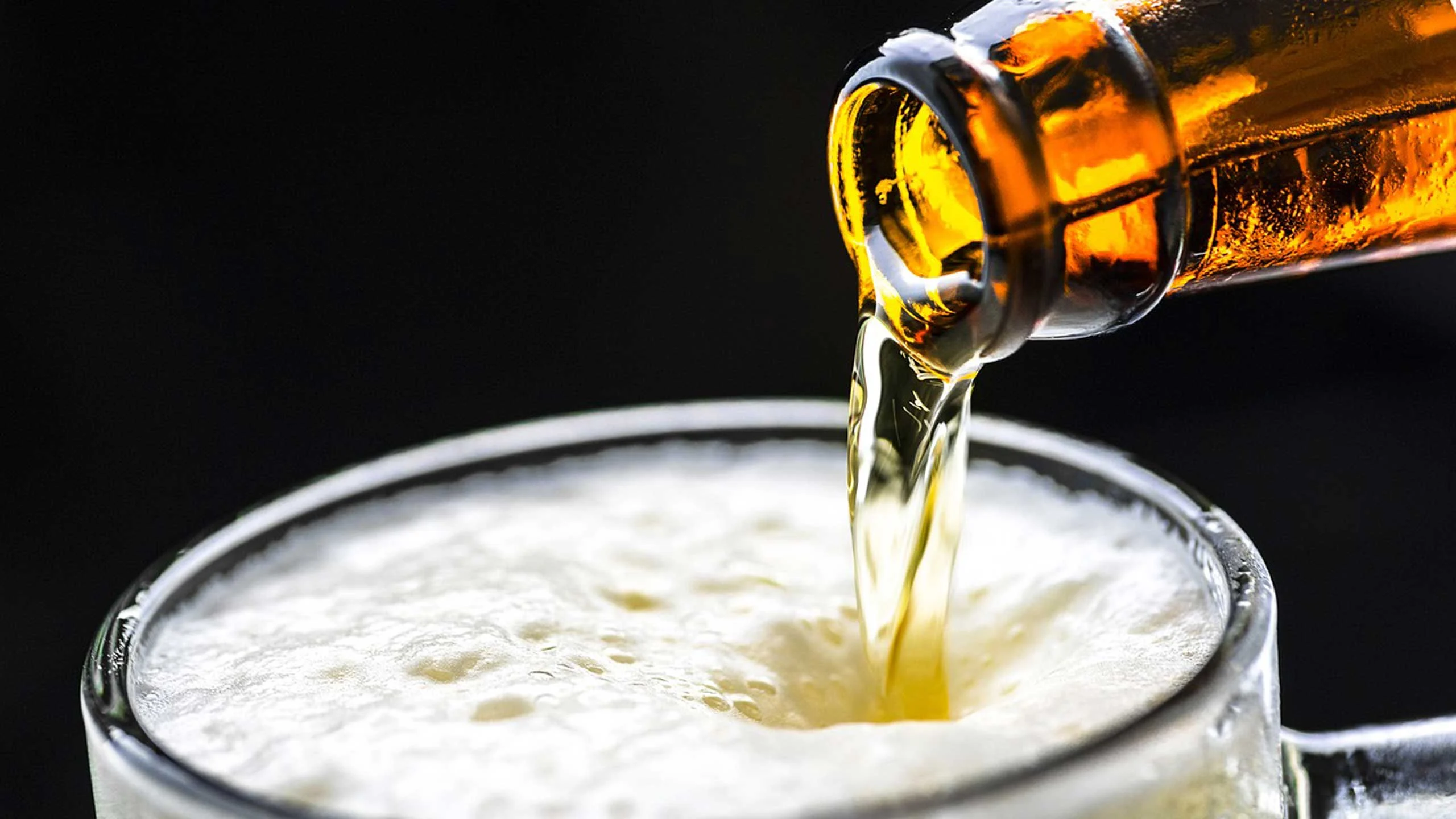 Puedes pagar tus cervezas con plástico Puedes pagar tus cervezas con plástico