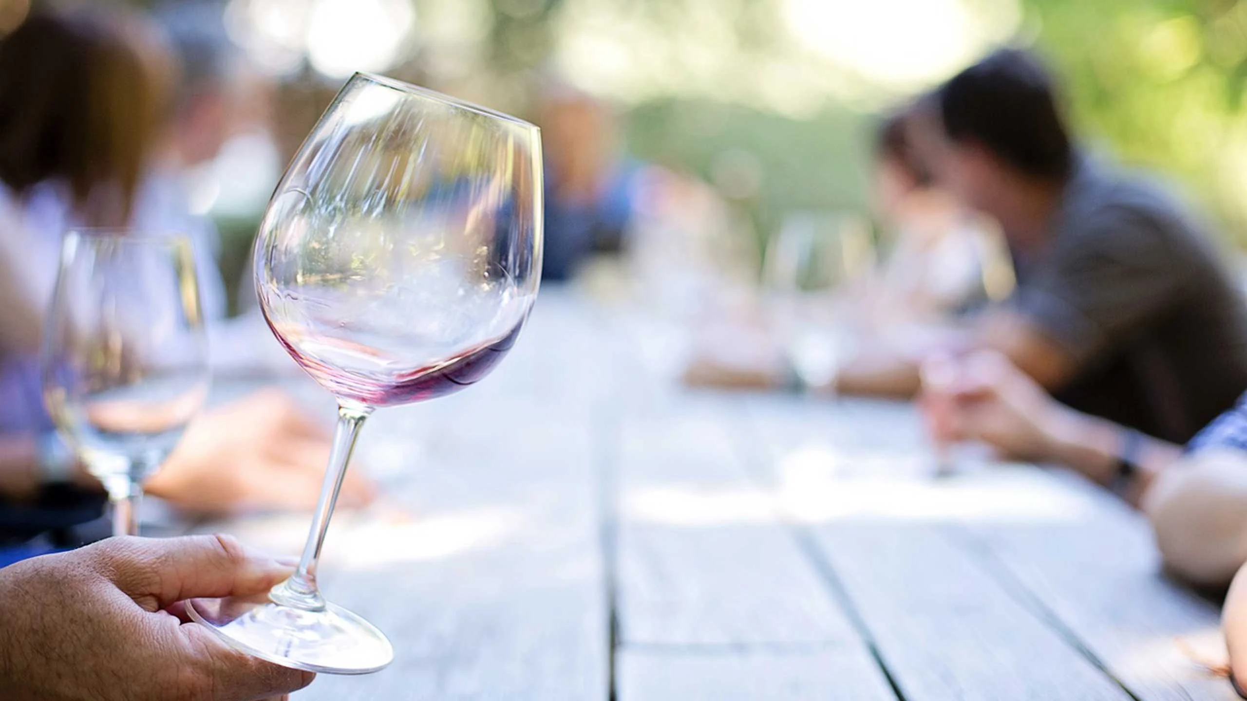 Este es el club de vino más relajado de la ciudad