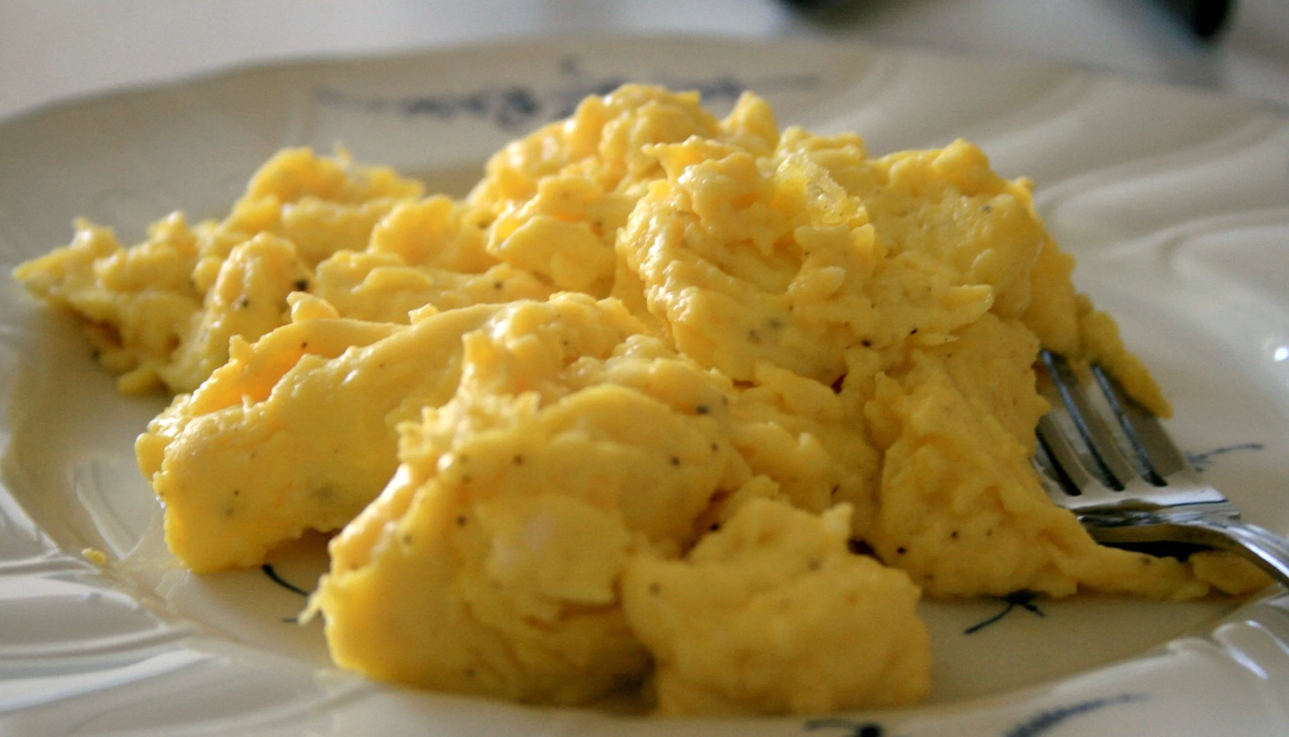 3 tips de chefs para preparar los mejores huevos revueltos