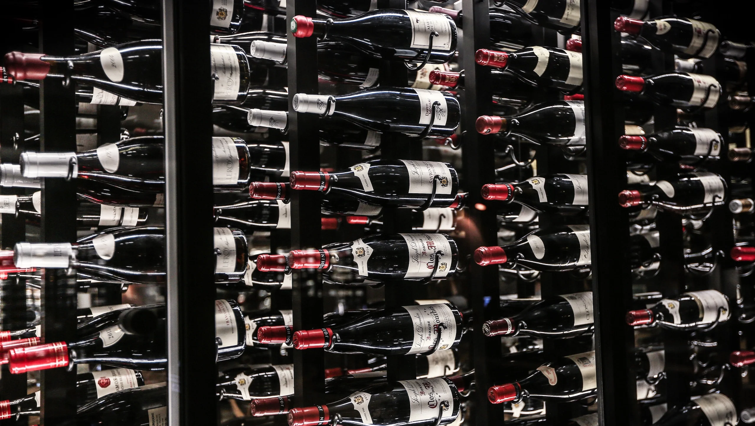 Un robo de más de 400,000 en botellas de vino en restaurante parisino