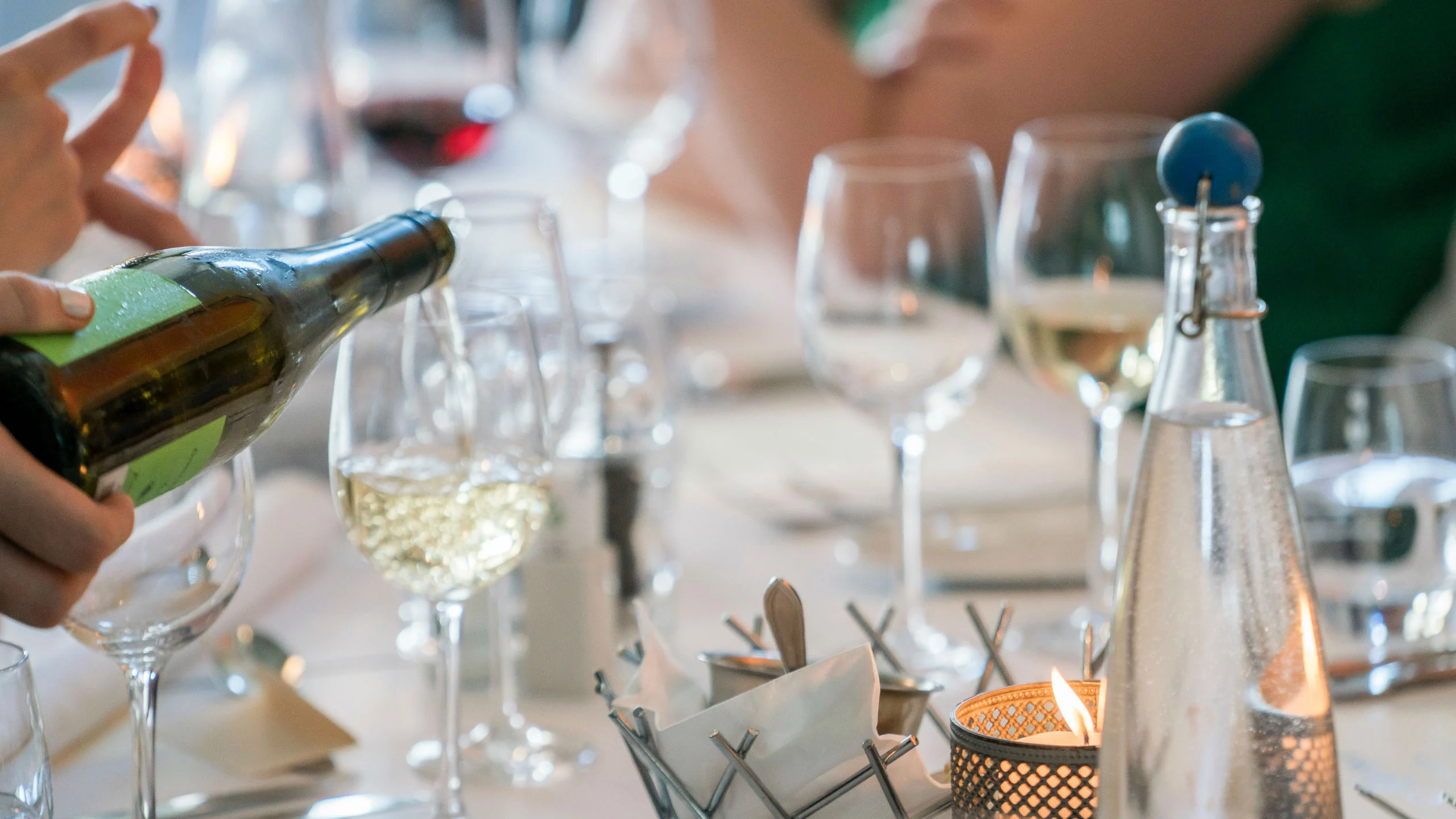 La mejor forma de beber vino según expertos