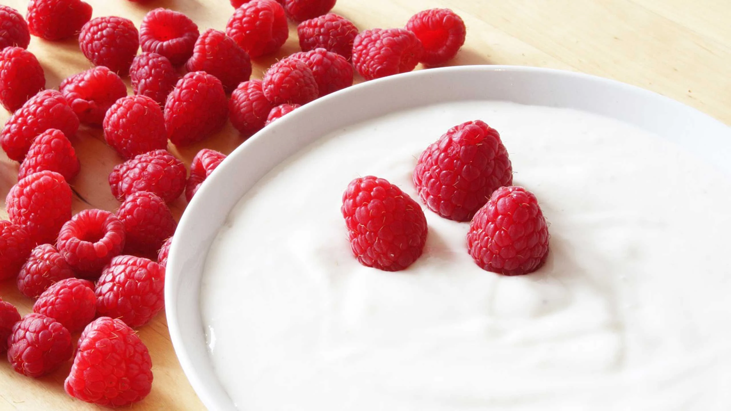 ¿De verdad es sano comer yogurt bajo en grasa?