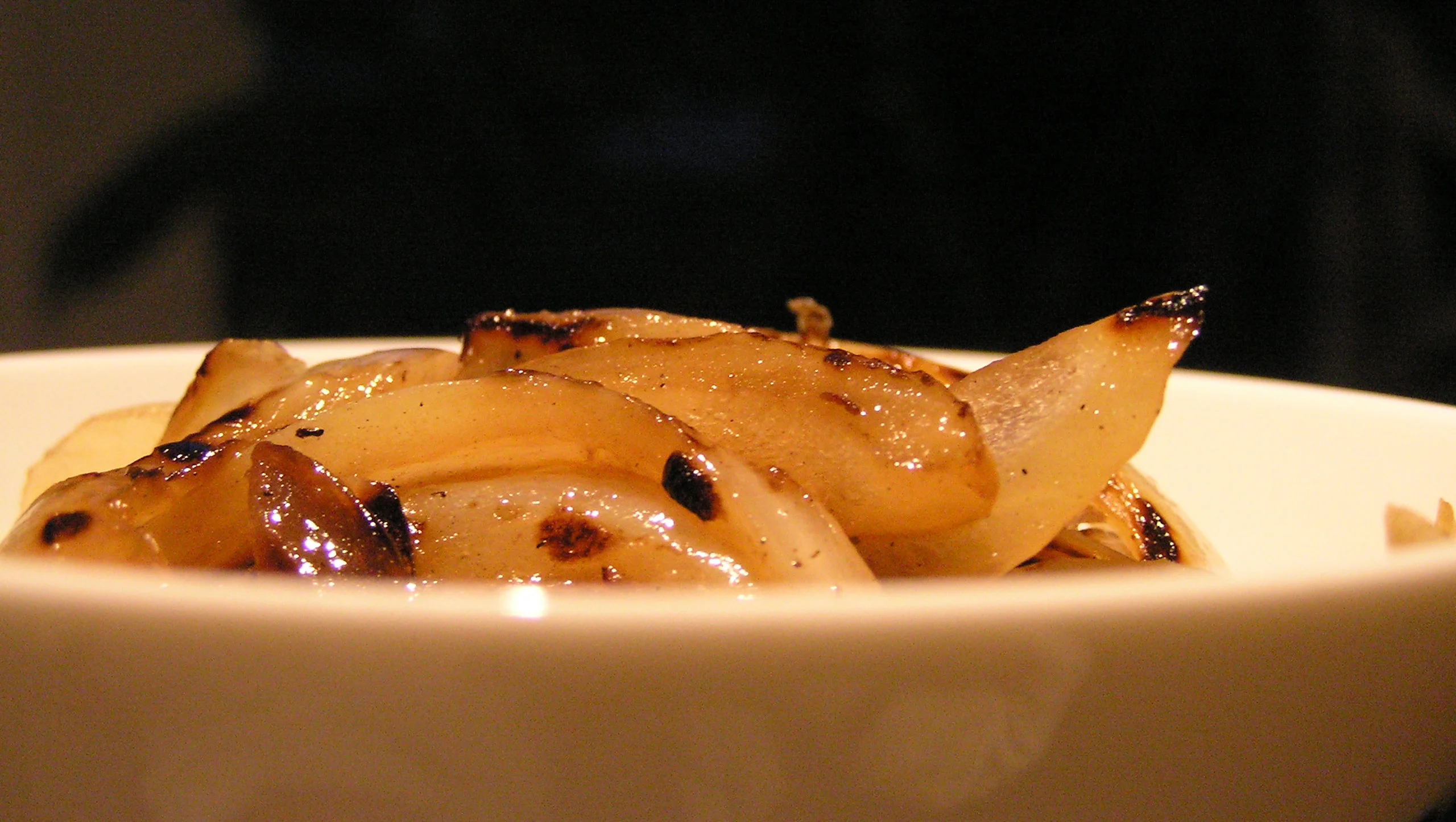 No necesitas azúcar para hacer cebollas caramelizadas