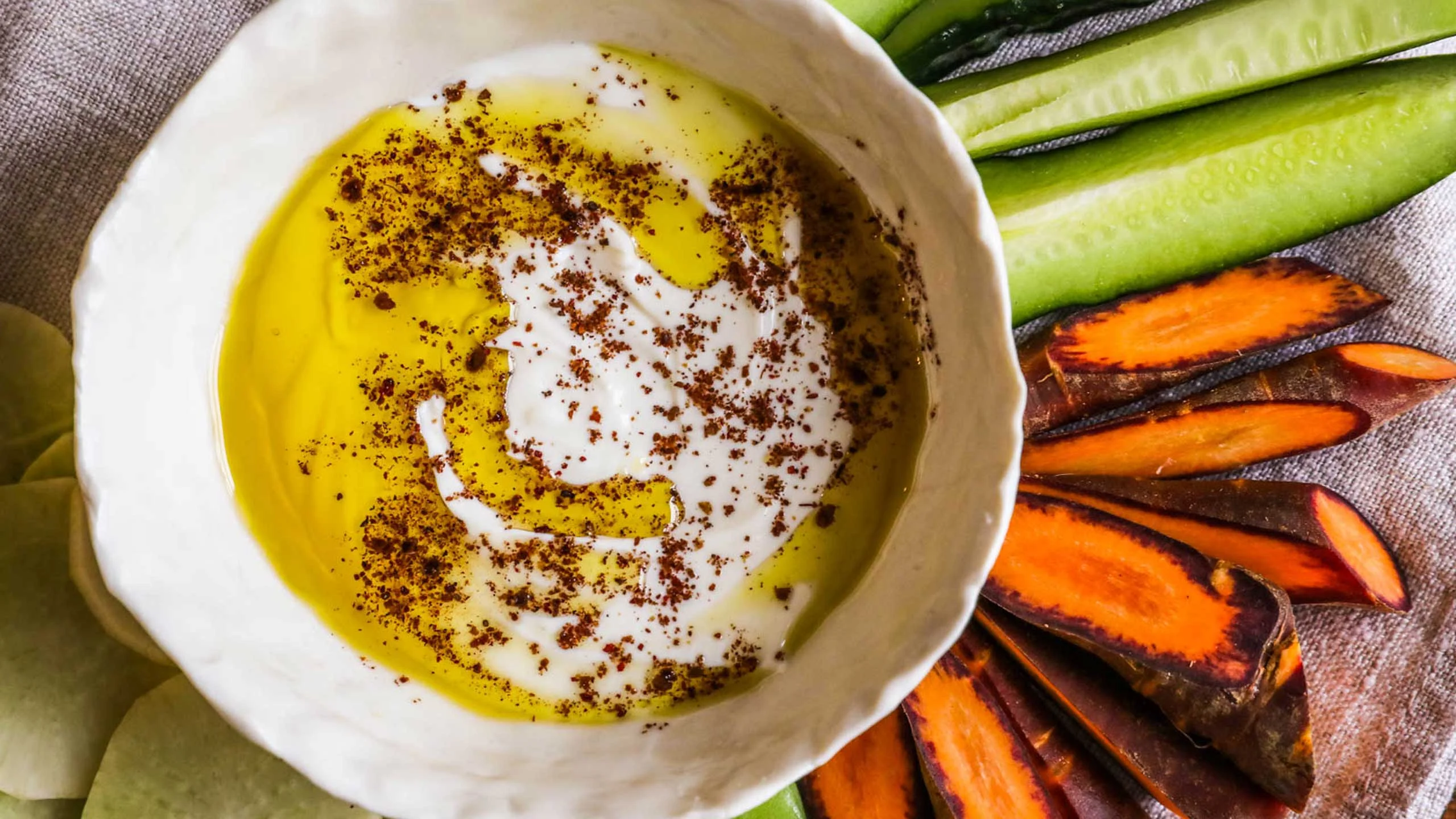 5 usos del yogurt que mejorarán tus platillos a la hora de la cena