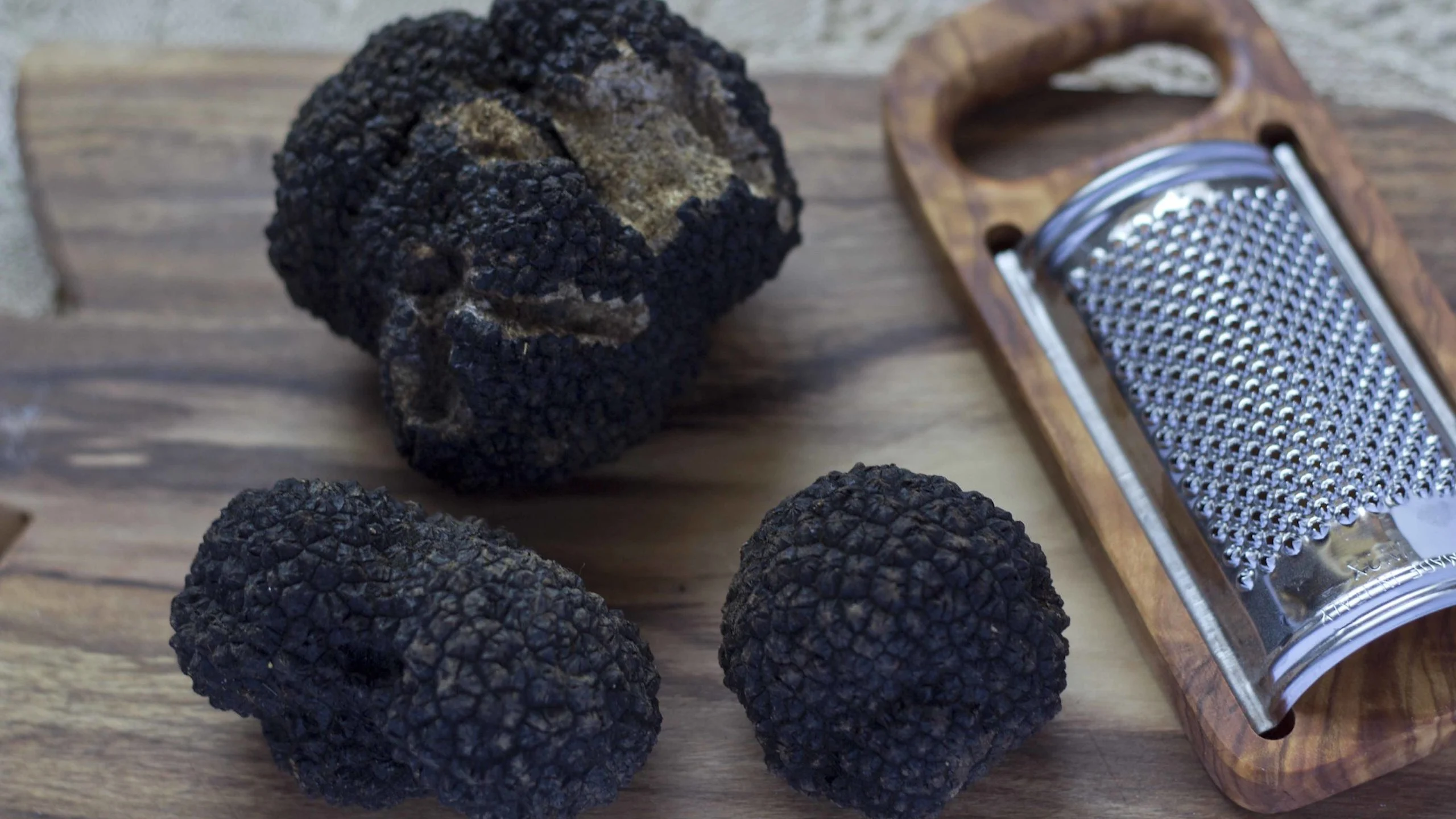 La mayoría del aceite de trufa comercial, no tiene trufa