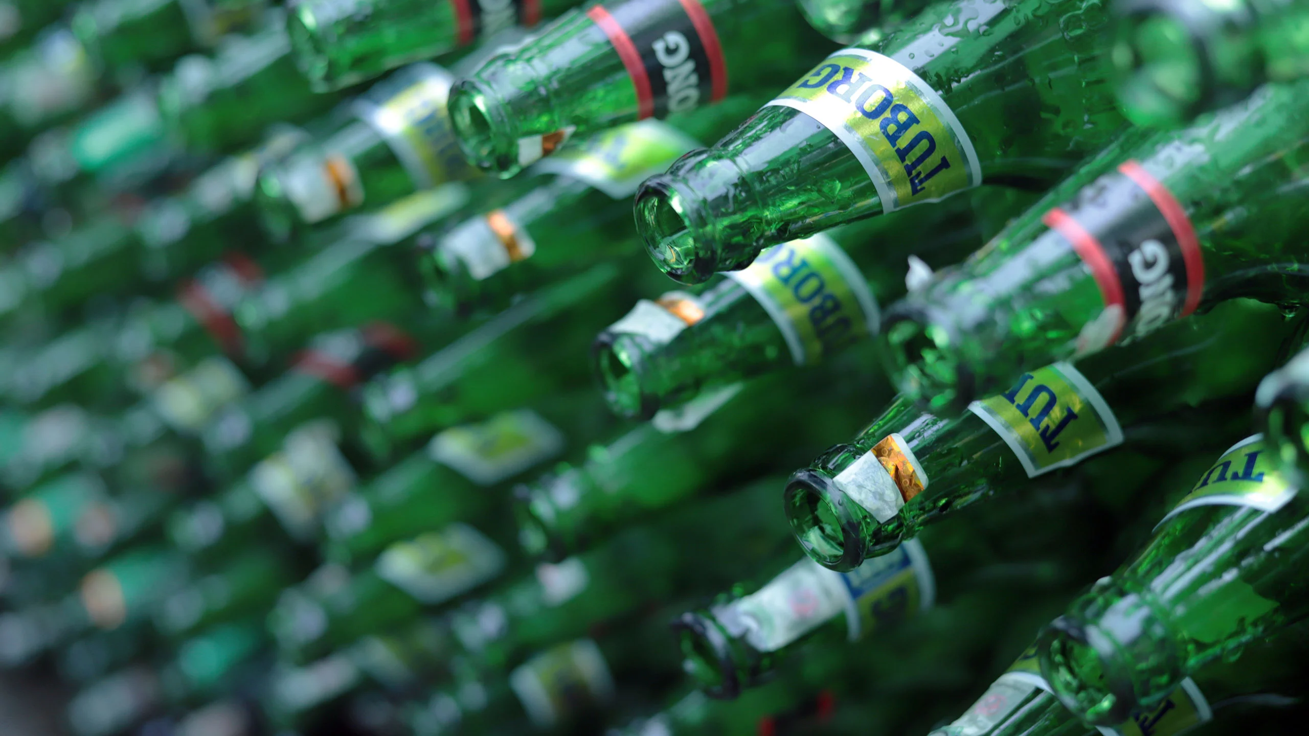 Las botellas de cerveza podrían perder sus etiquetas de papel