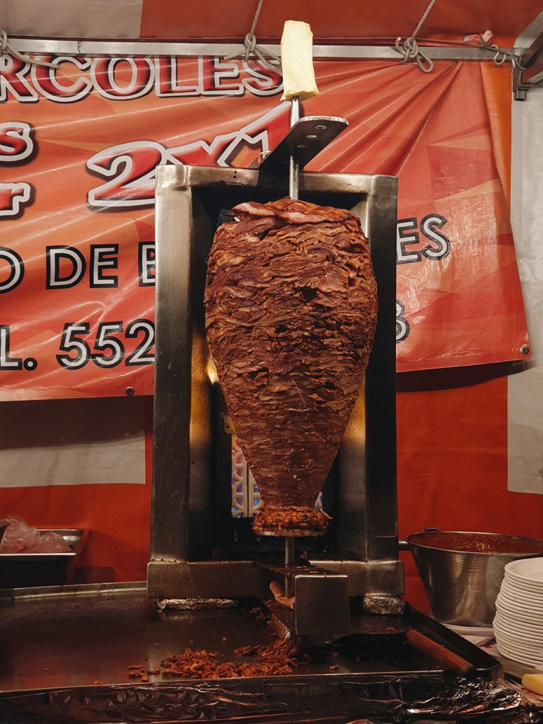 pastor, trompo de pastor, taquería