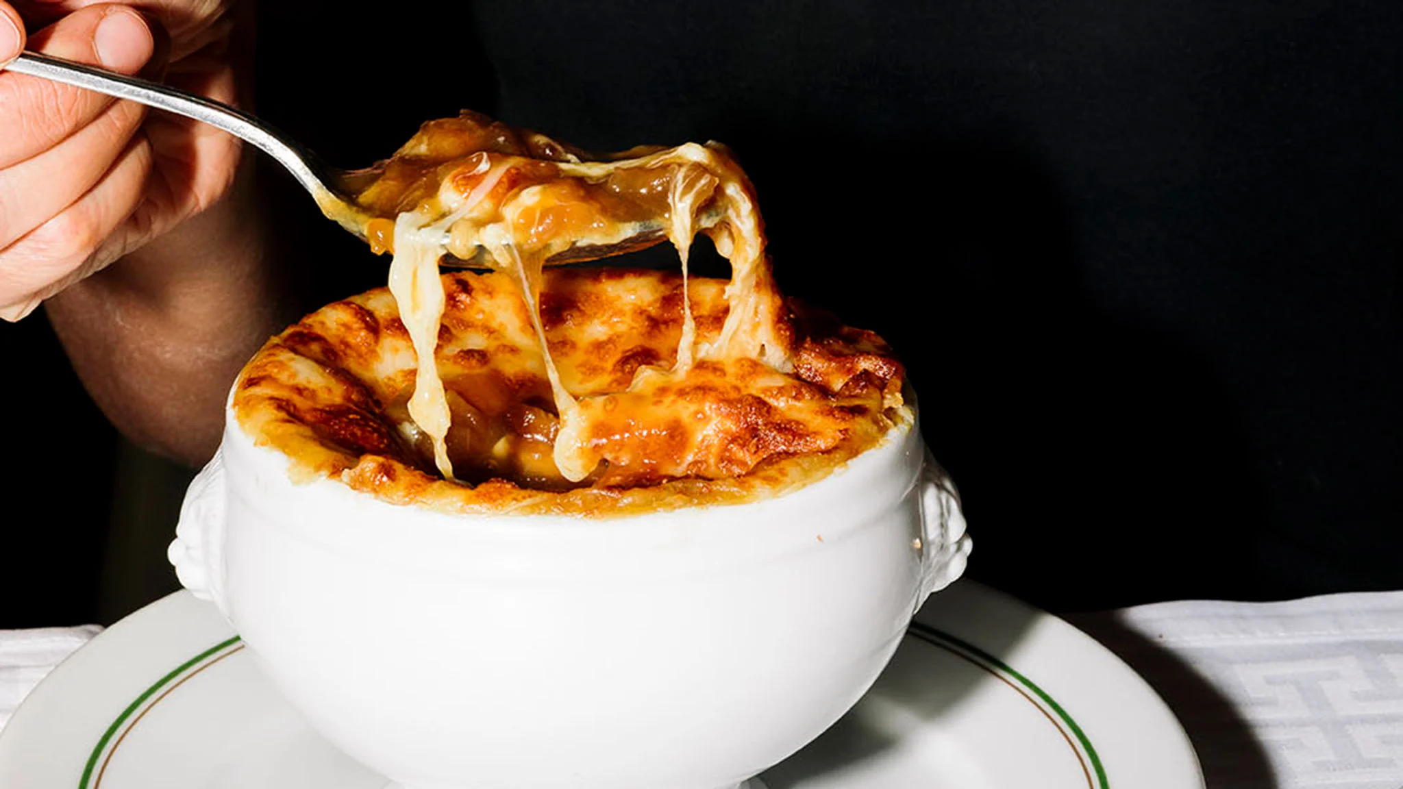 ¿Cómo dominar la sopa de cebolla?