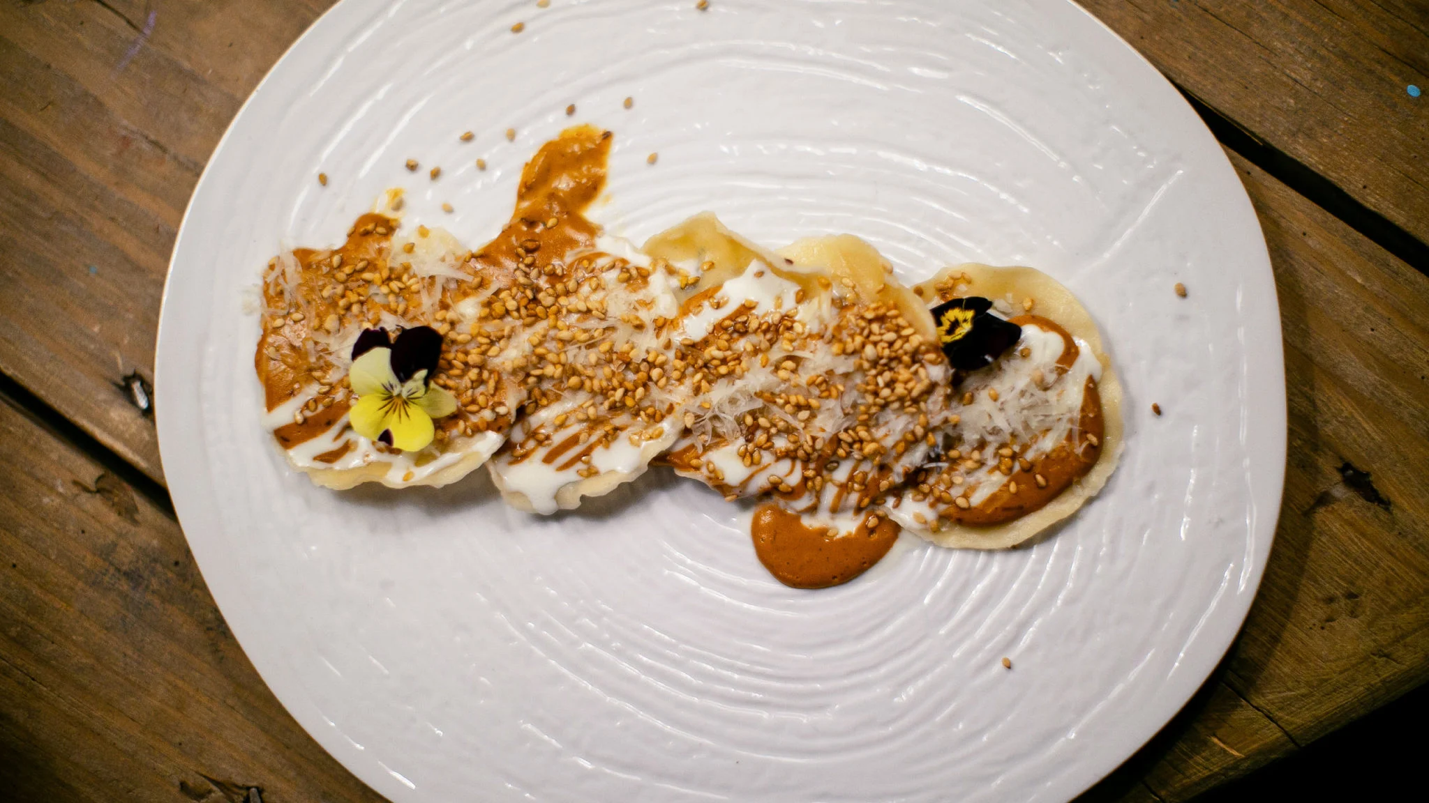 Ravioles con romeritos y mole