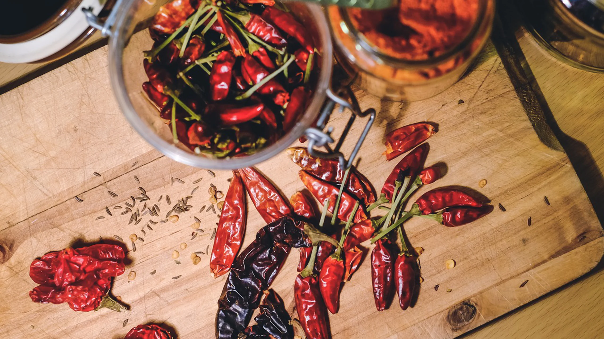 ¿Cómo limpiar chiles secos?
