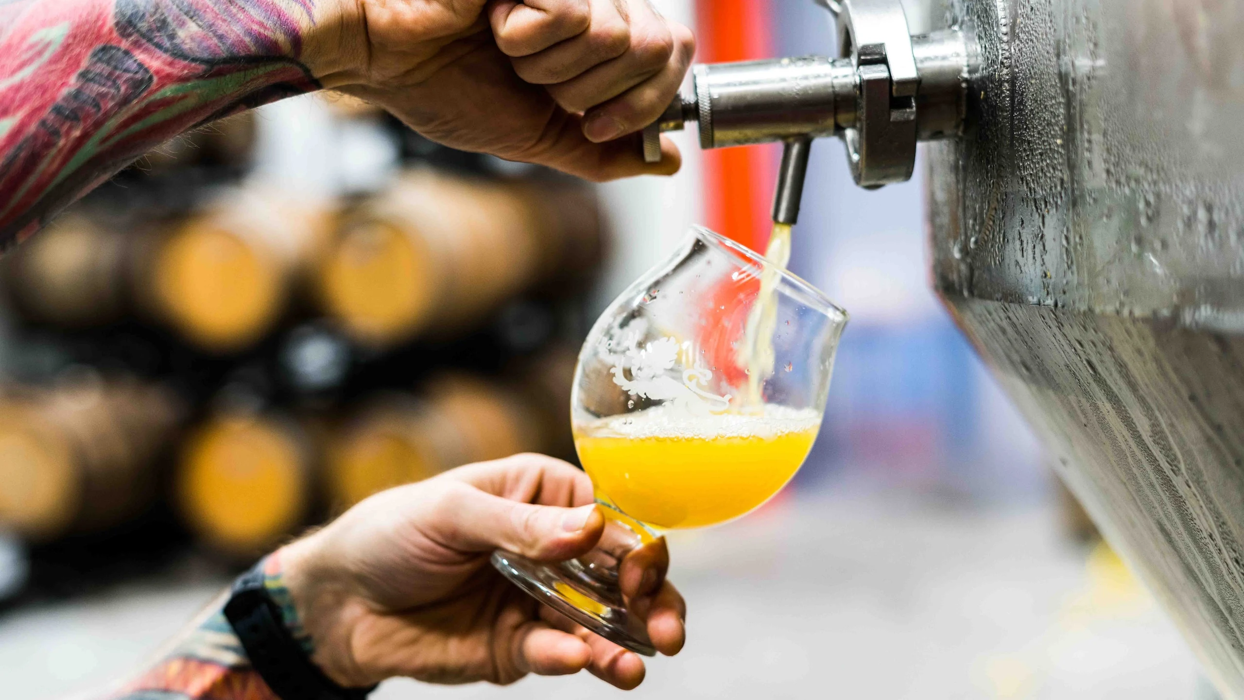 ¿Por qué las cervezas artesanales saben distintas a las industriales? ¿Por qué las cervezas artesanales saben distintas a las industriales?
