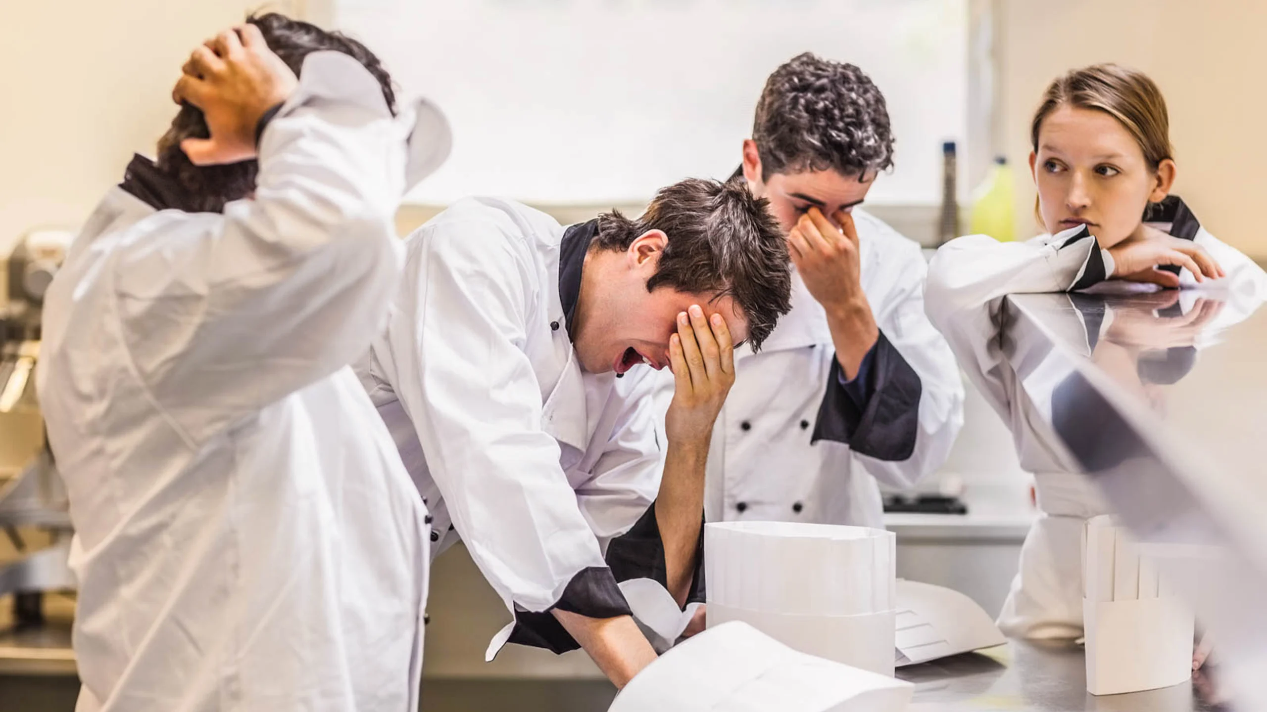 Los chefs están demasiado cansados Los chefs están demasiado cansados