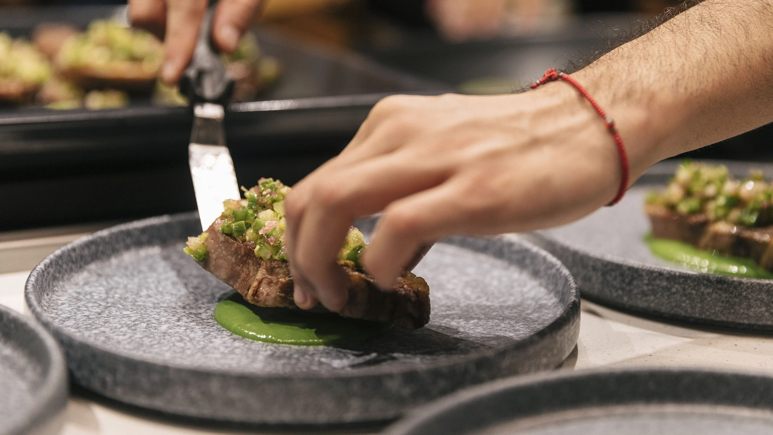 Martha Ortiz hizo una cena monocromática en Food & Wine Table