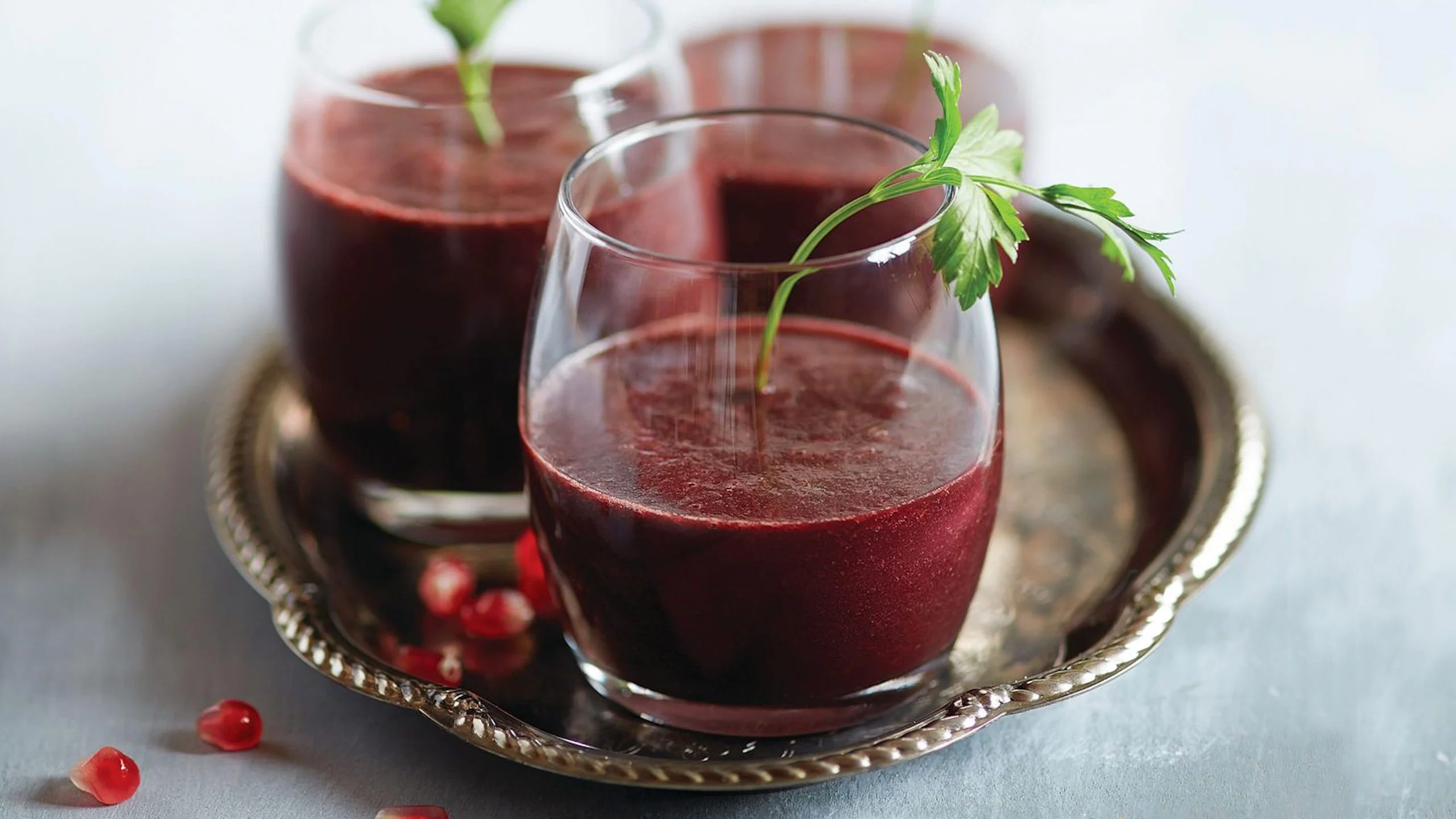 Un smoothie de betabel y granada para una alta dosis de Vitamina C