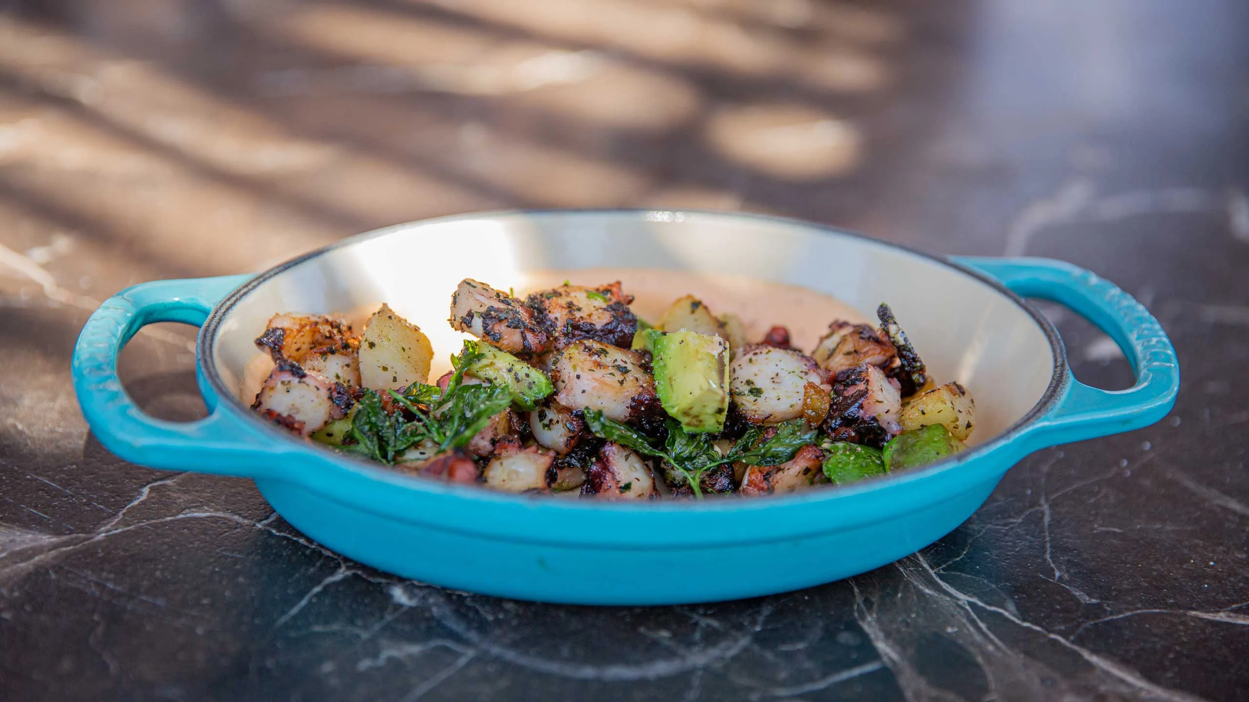 Camarones y pulpo al mojo
