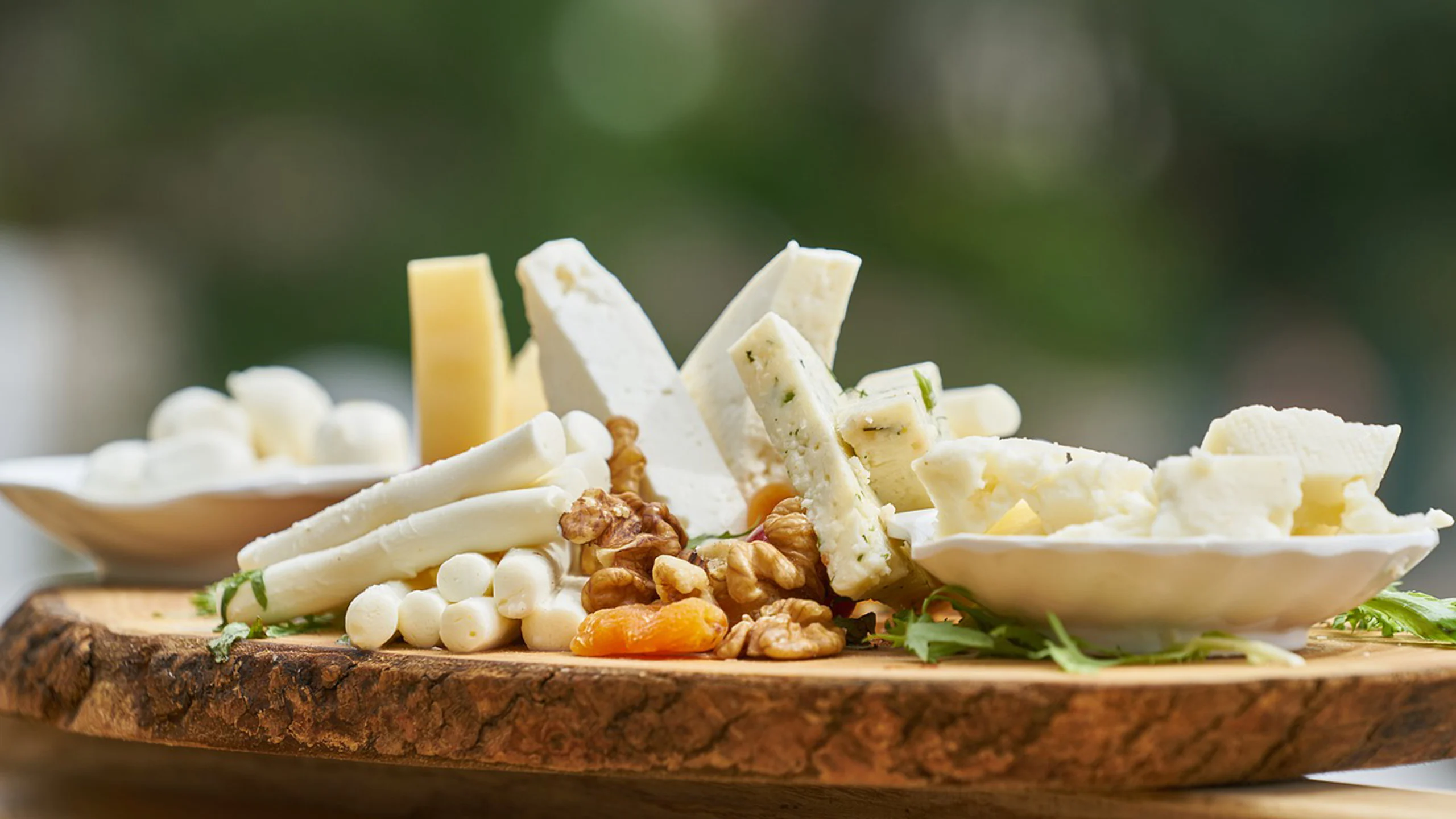 ¿Cómo se hacen los quesos veganos?