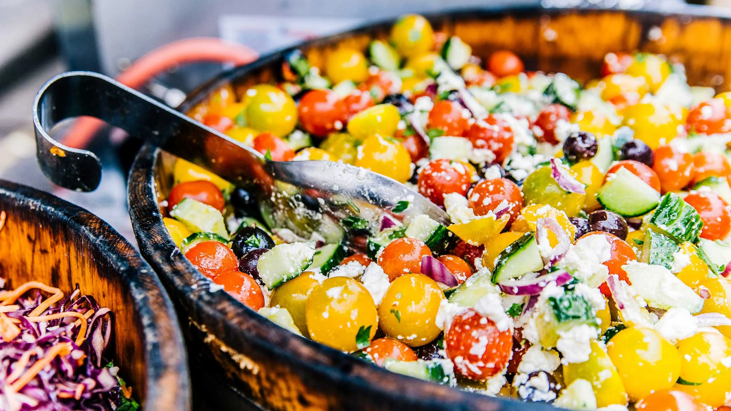 ¿Cómo darle un giro a tu ensalada con lo que tienes en la alacena?
