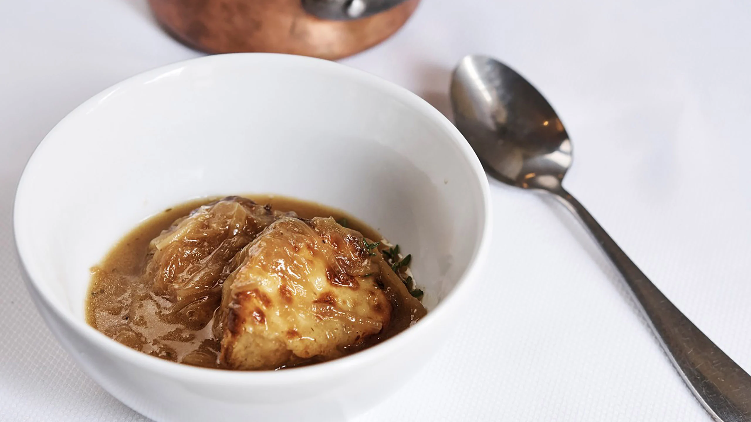 Prepara la sopa de cebolla de Casa Virginia en casa