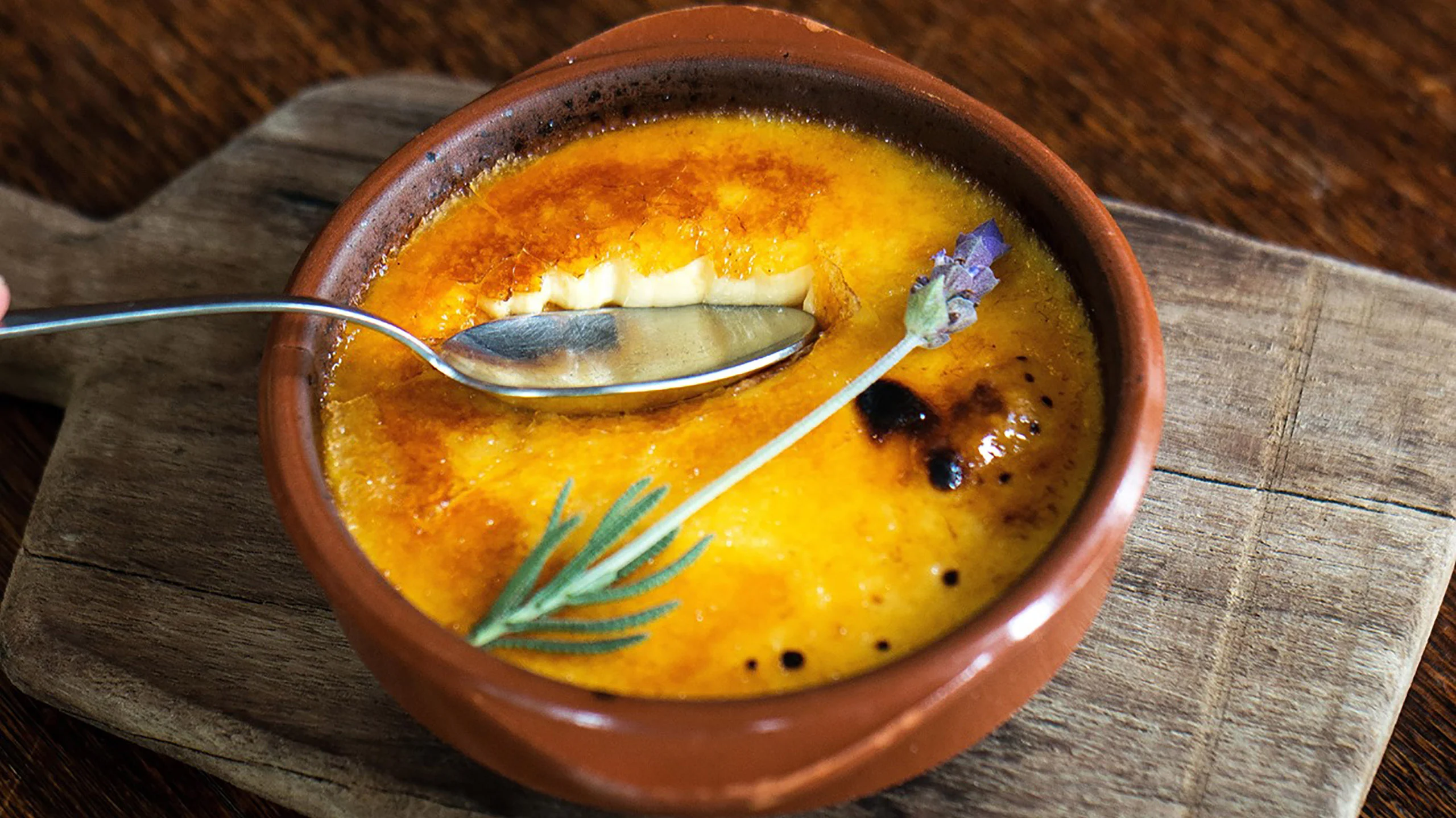 Haz el crème brûlée con lavanda de Casa Virginia