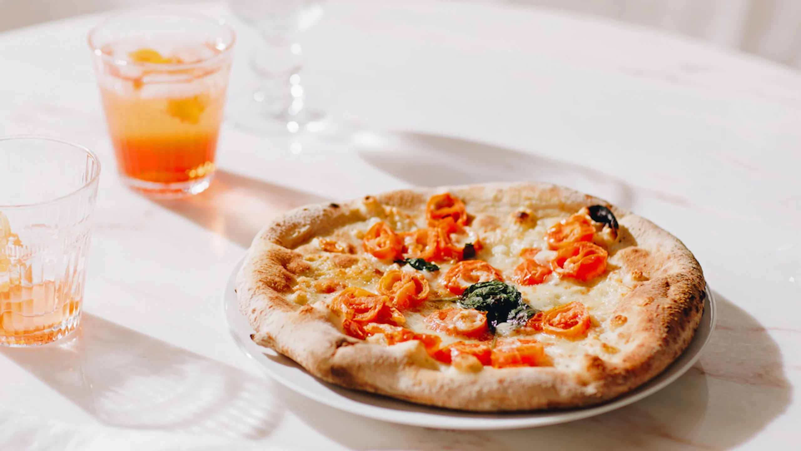 Estoy ordenando pizzas congeladas de Nápoles y tu también deberías