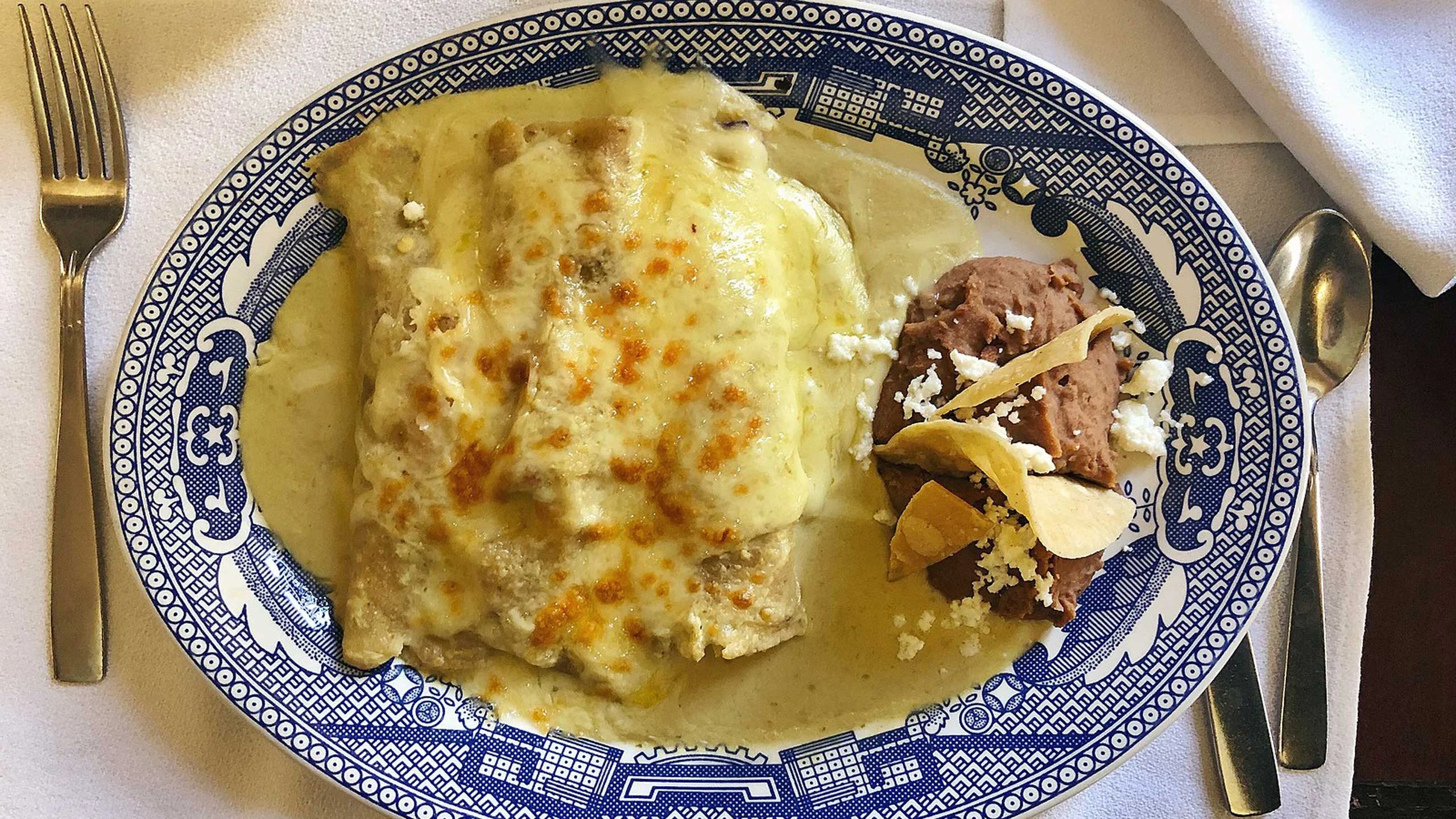 Chefs mexicanos cocinan enchiladas para ayudar a niños con cáncer Chefs mexicanos cocinan enchiladas para ayudar a niños con cáncer