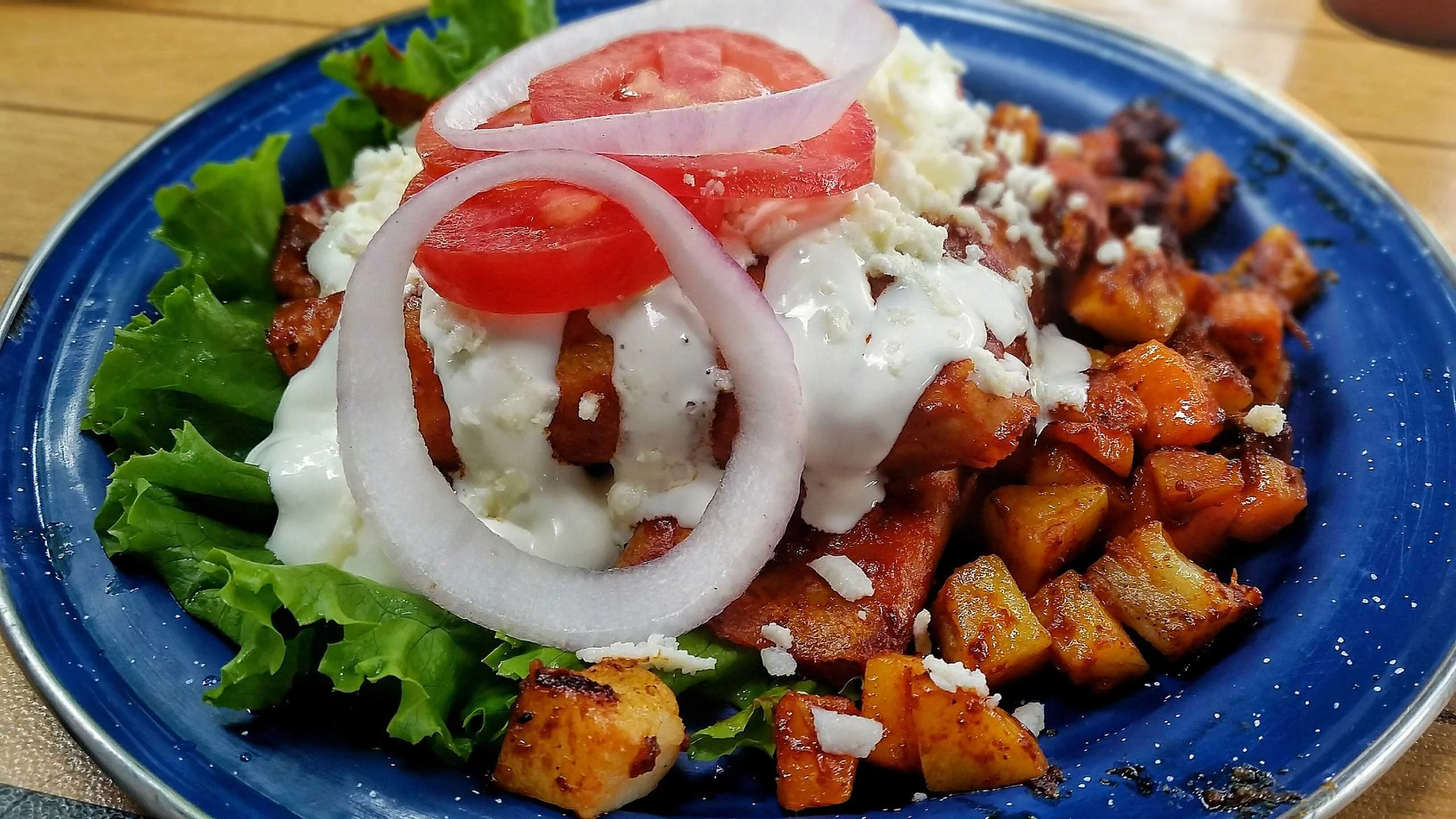 Enchiladas morelianas de jícama y aguacate