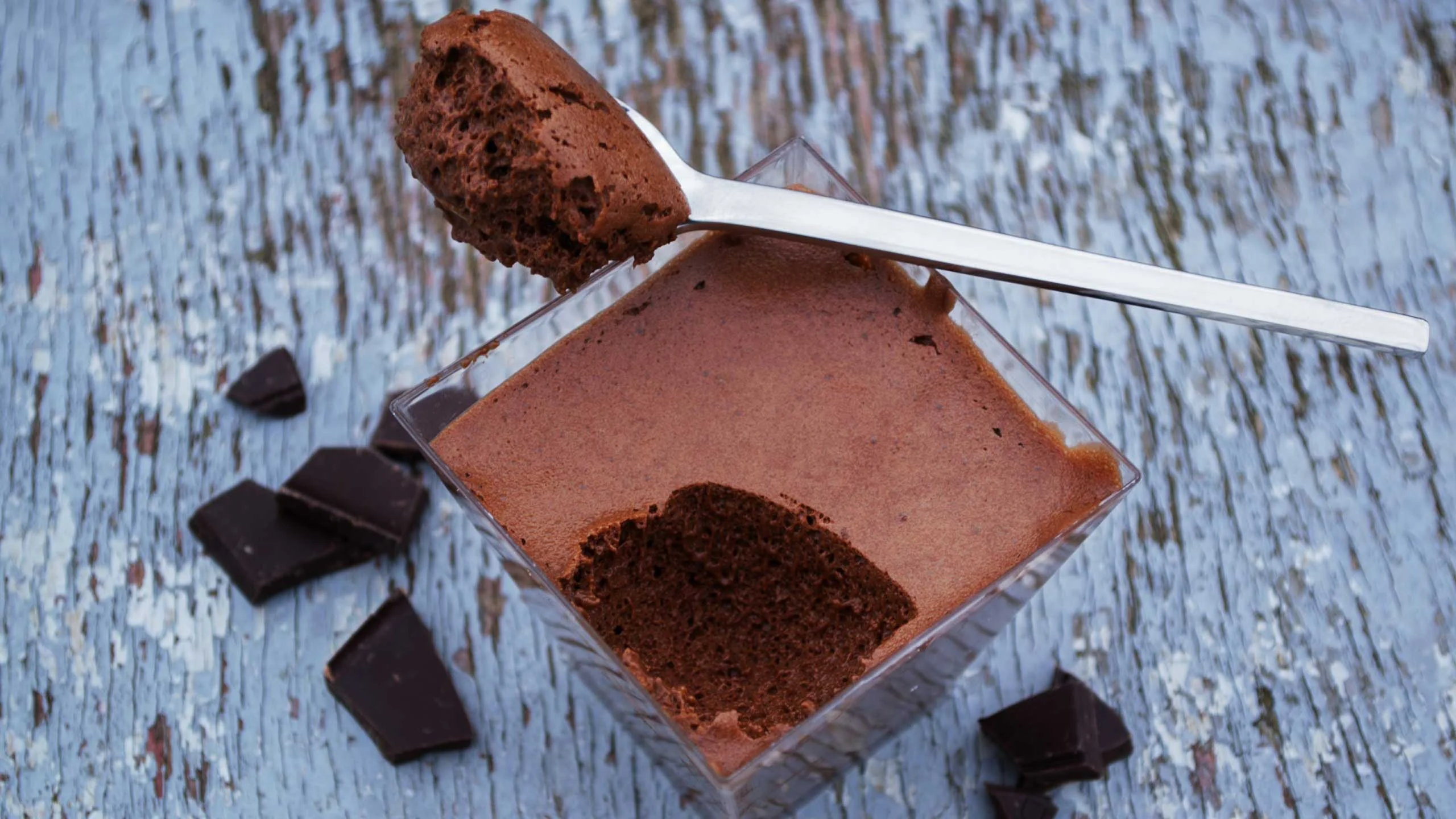 No necesitas huevo para preparar este suculento mousse de chocolate