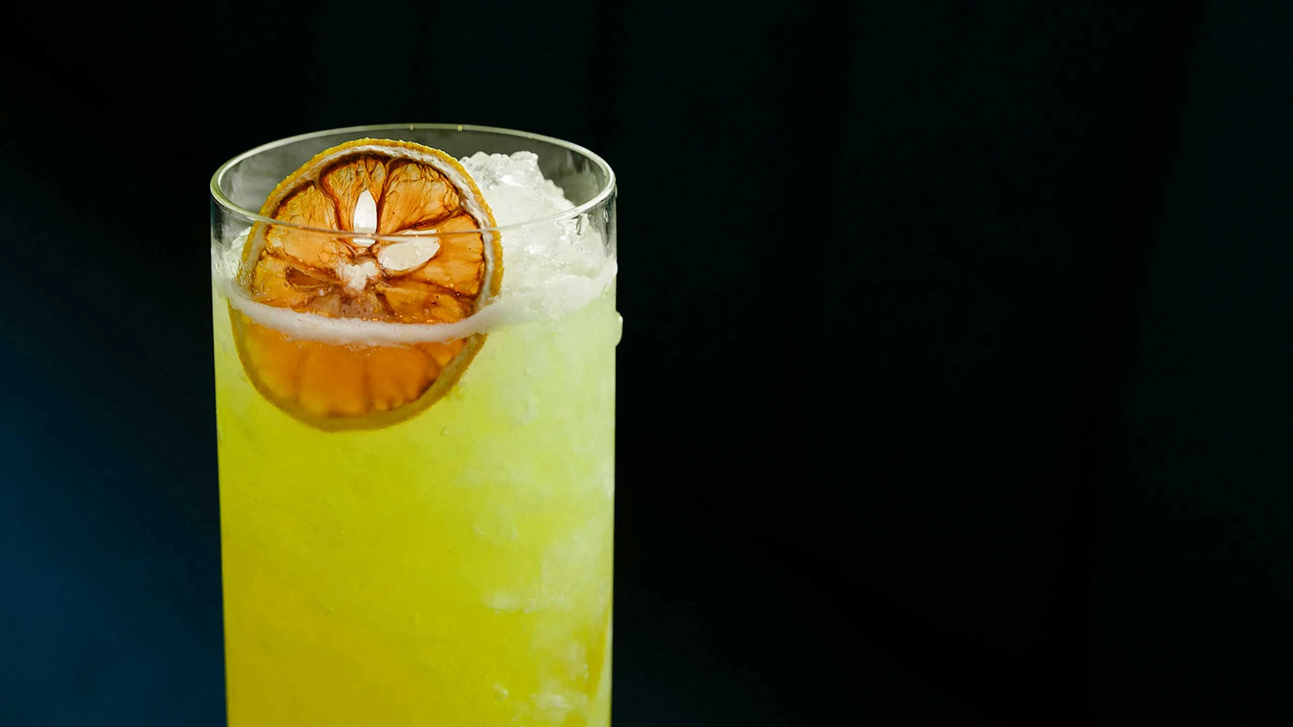Fátima León nos enseña a hacer un coctel con salsa Tabasco verde Fátima León nos enseña a hacer un coctel con salsa Tabasco verde