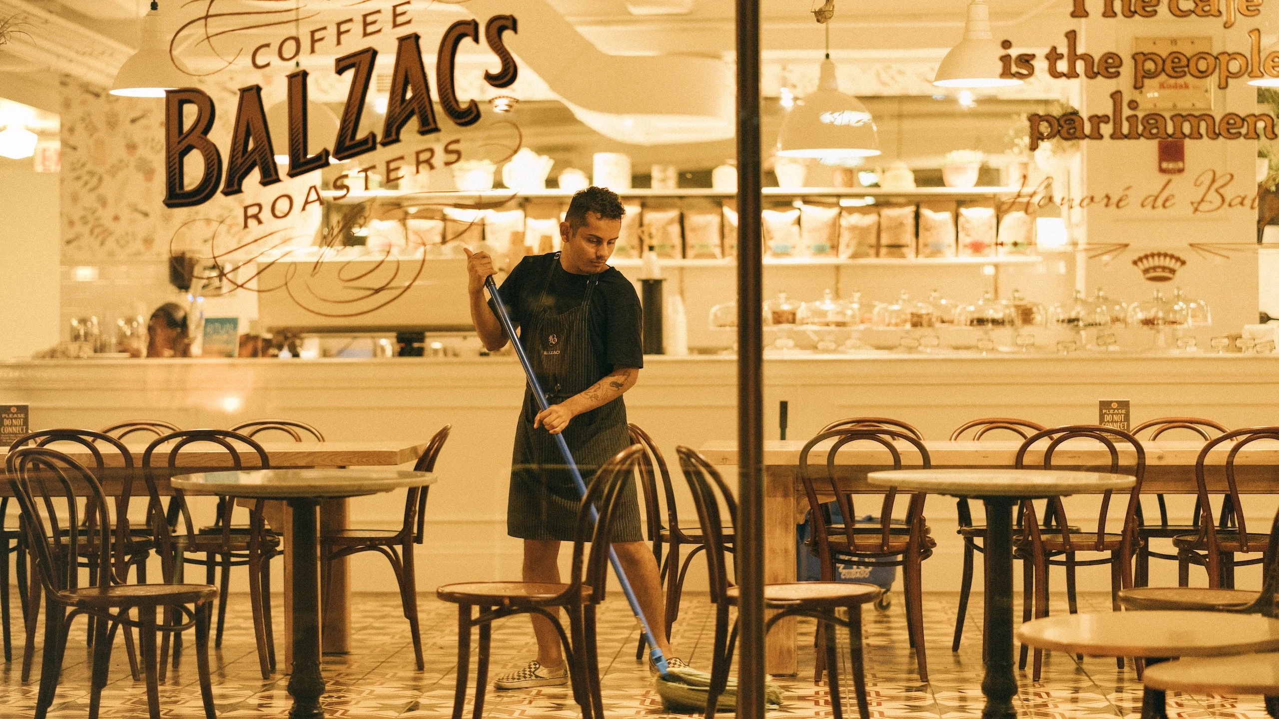 El arrendador de este restaurante perdona la renta para que le puedan pagar los empleados